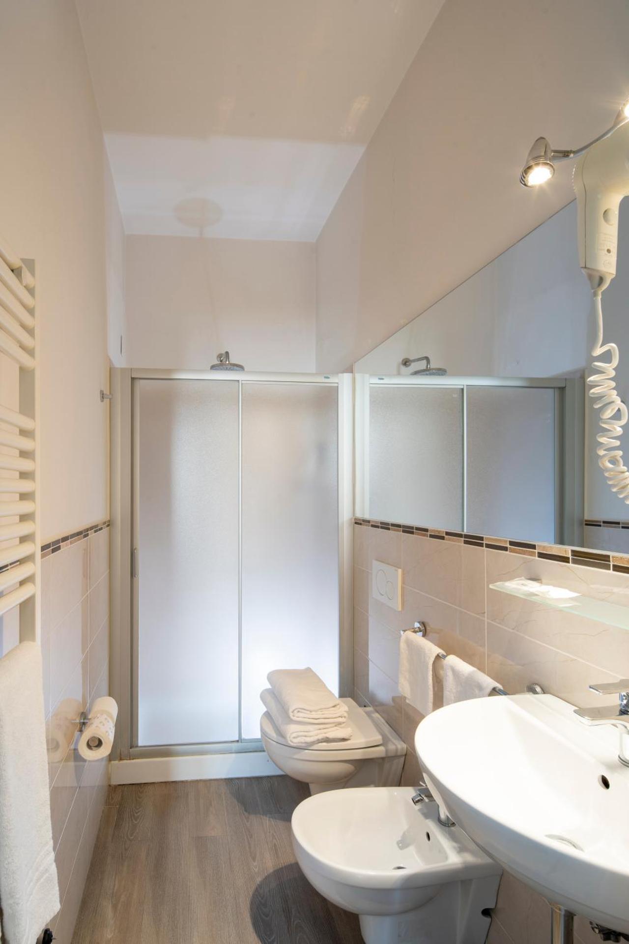 Hotel Astoria - Photo 29