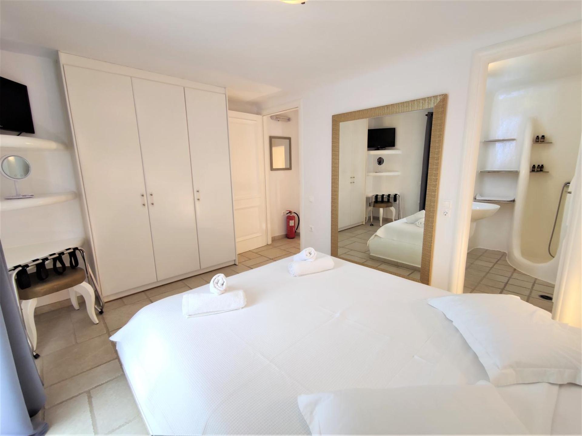 Mykonian Iros Suites & Villas - Photo 71