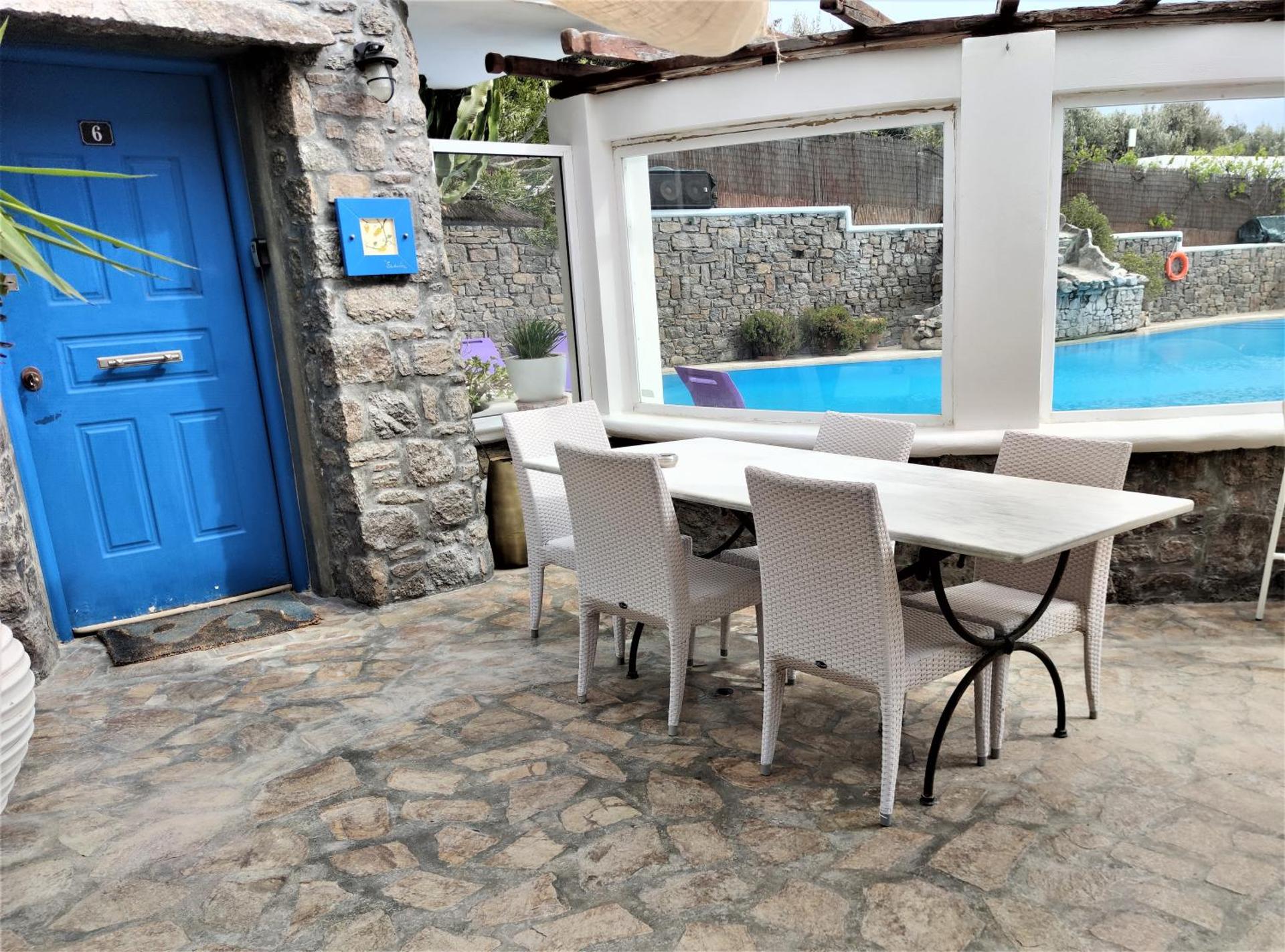 Superior Suite with pool view