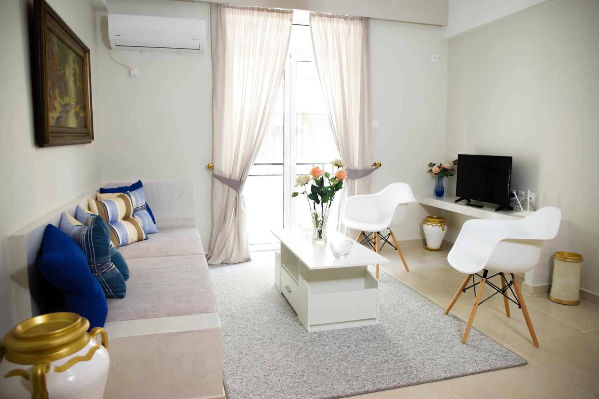 Praxitelis Luxury Apartments - Photo 3