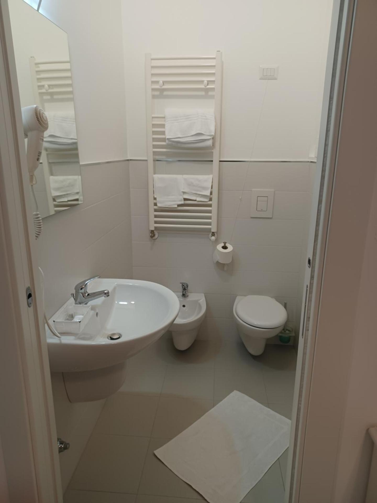 Hotel Costa - Photo 17