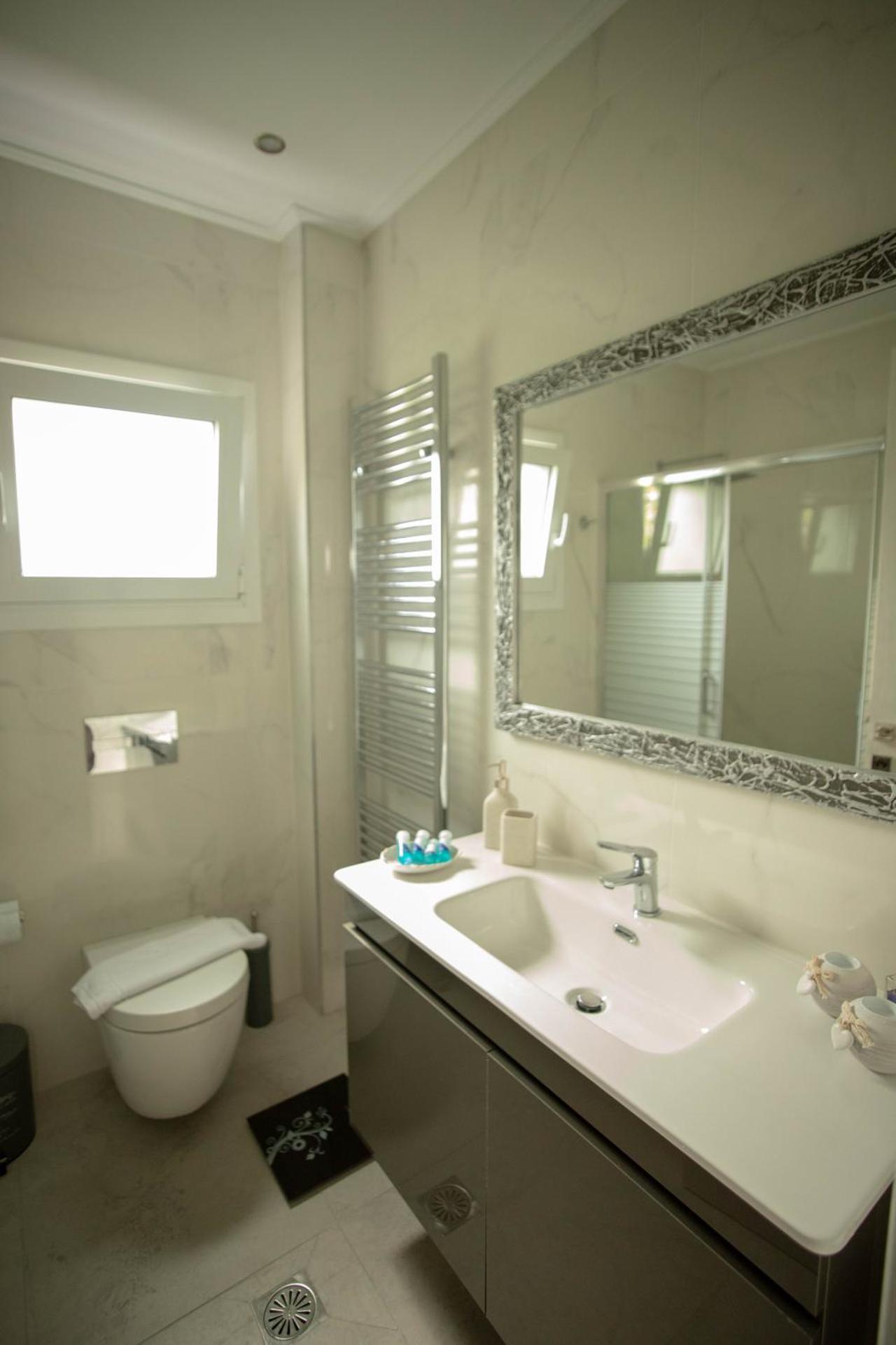 SantaCara City Apartment - Photo 4