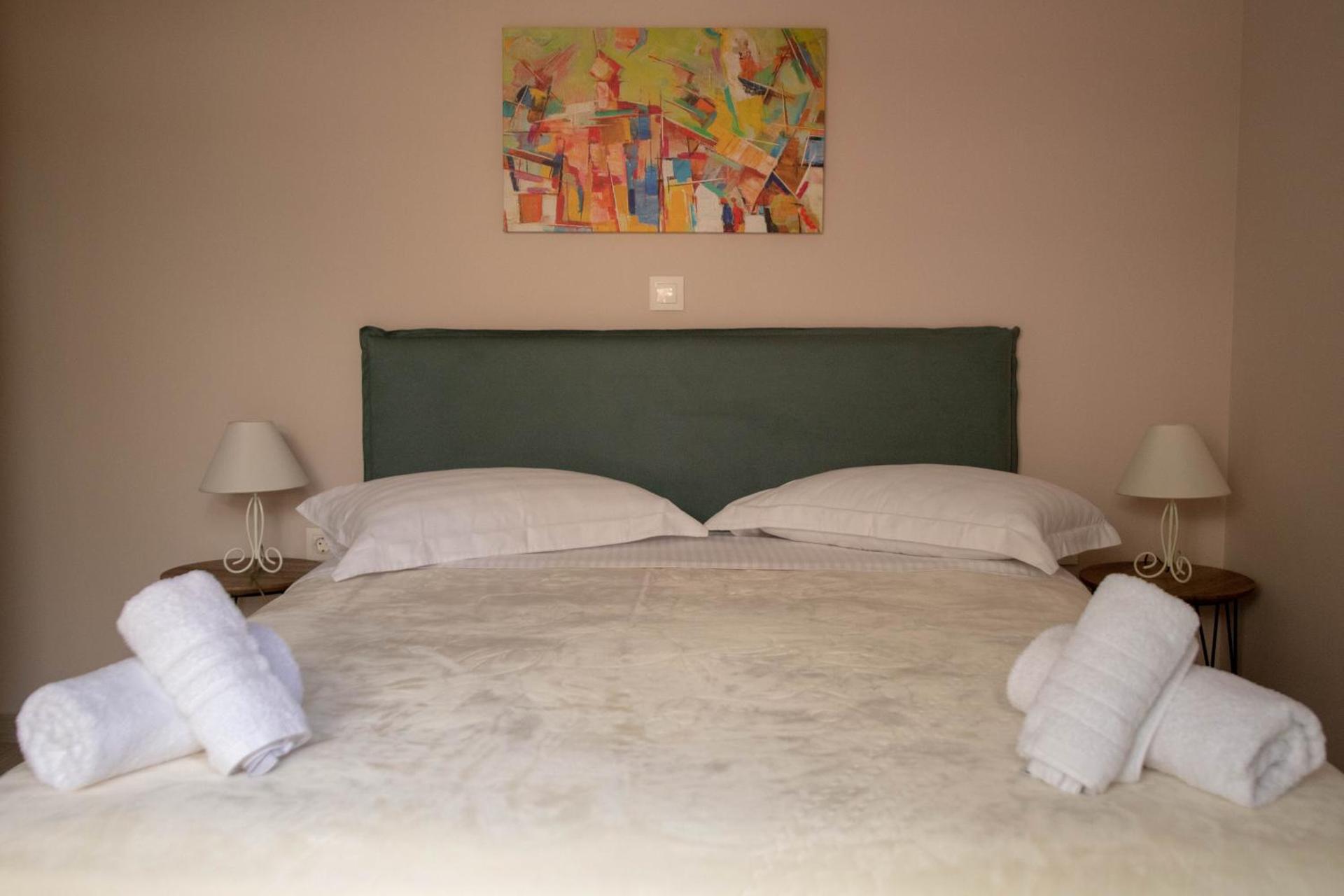 SantaCara City Apartment - Photo 6