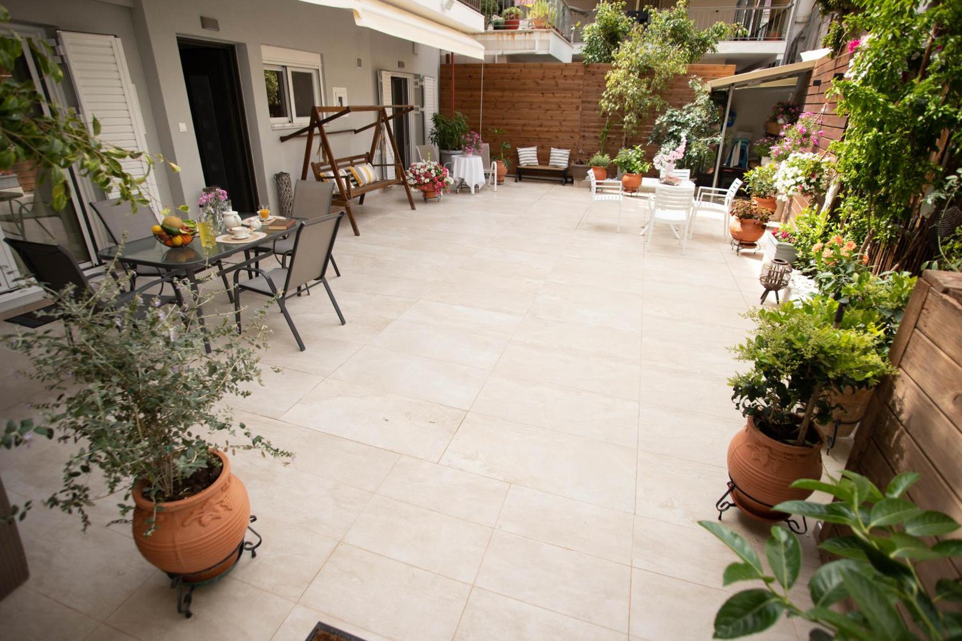 SantaCara City Apartment - Photo 11