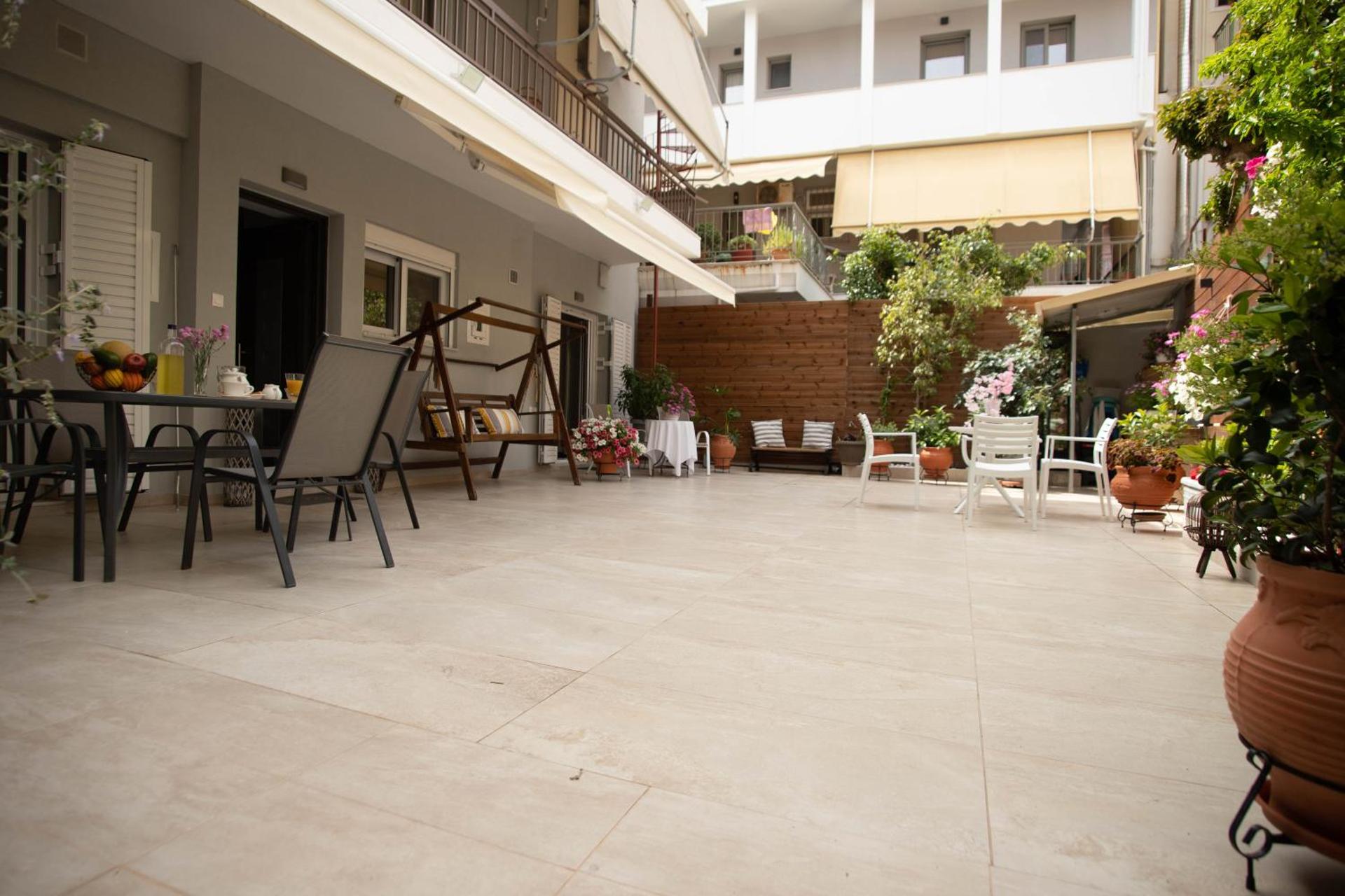 SantaCara City Apartment - Photo 14