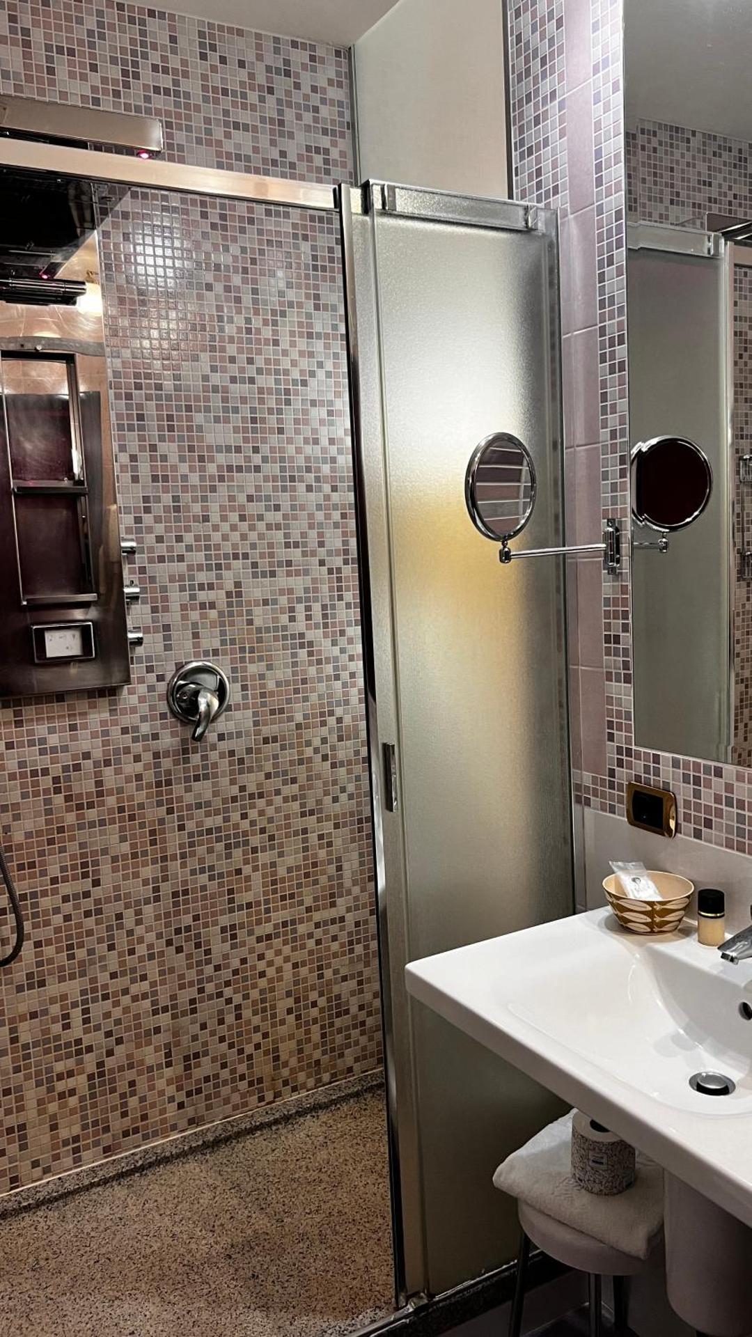 Hotel Vittoria - Photo 116