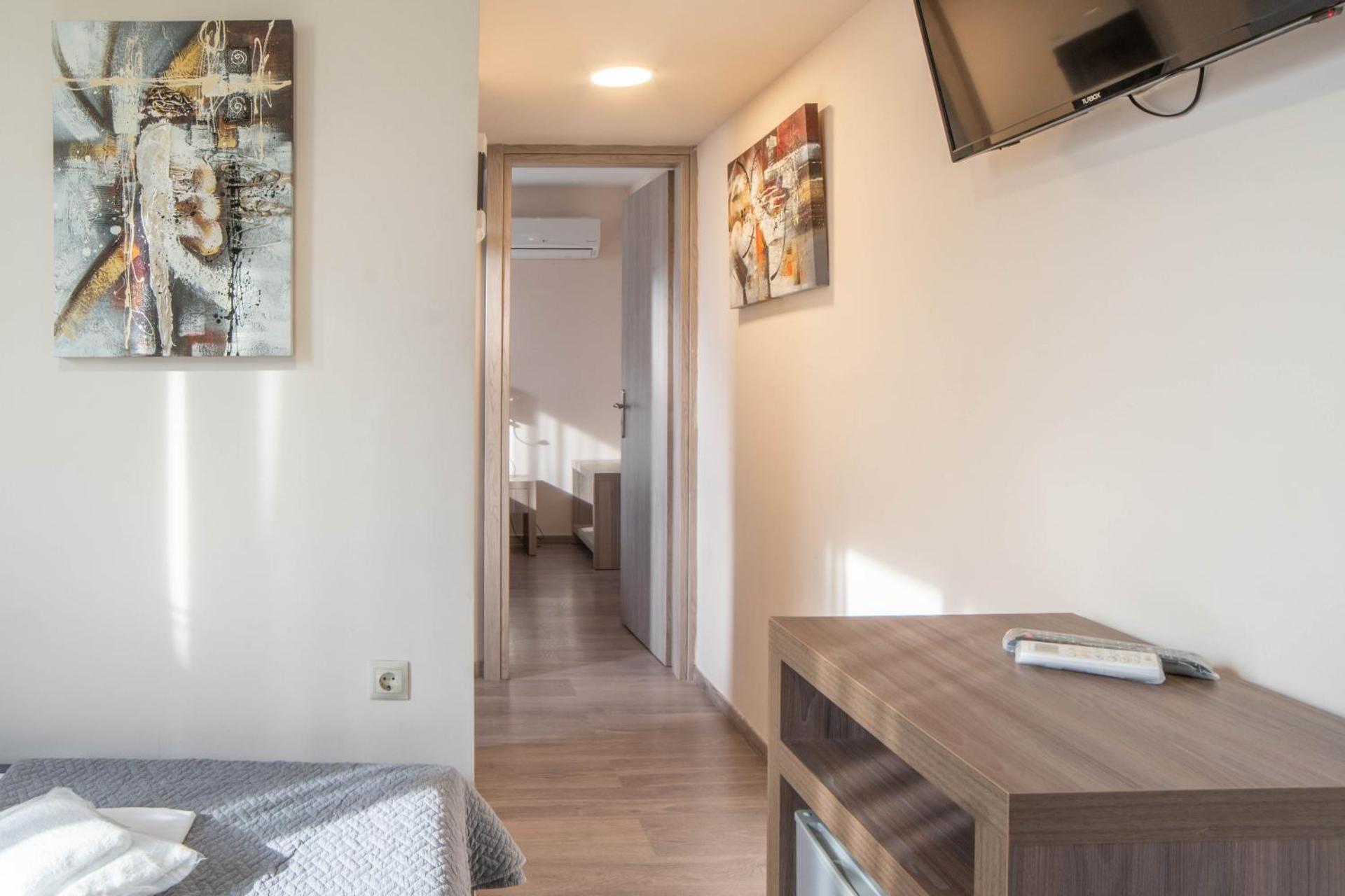 Argo Hotel Piraeus - Photo 84