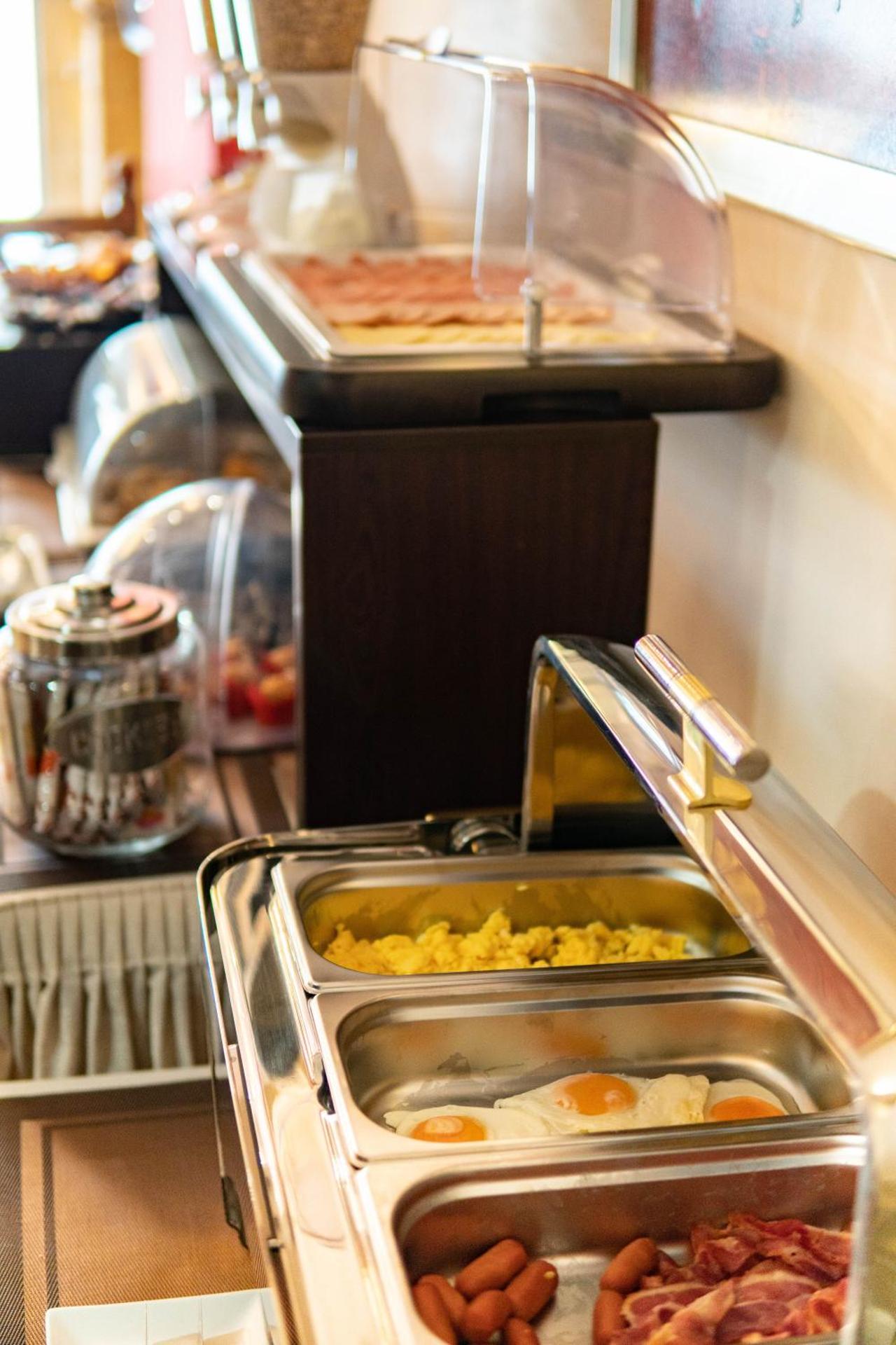 Anita Hotel - Photo 110