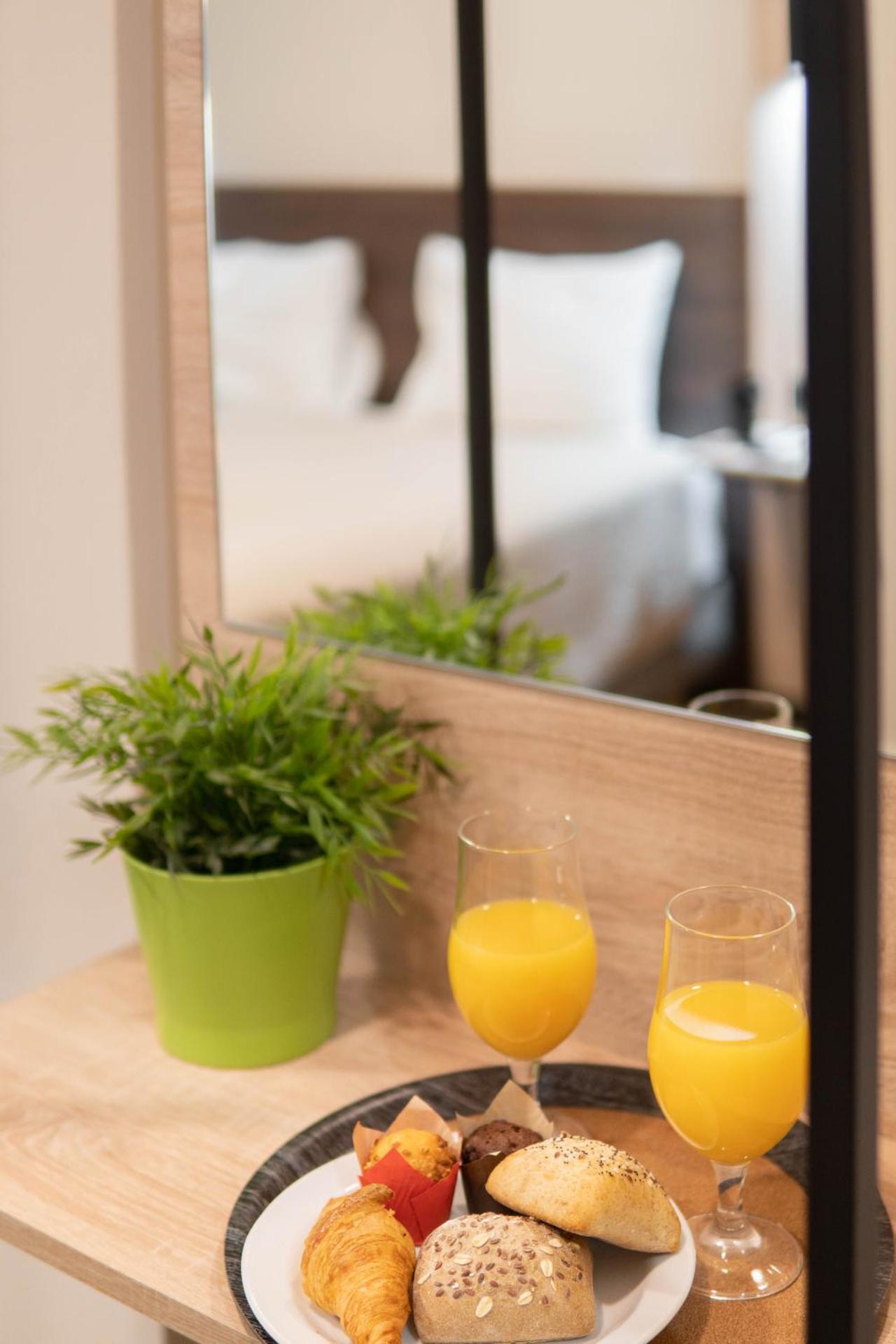 Anita Hotel - Photo 124