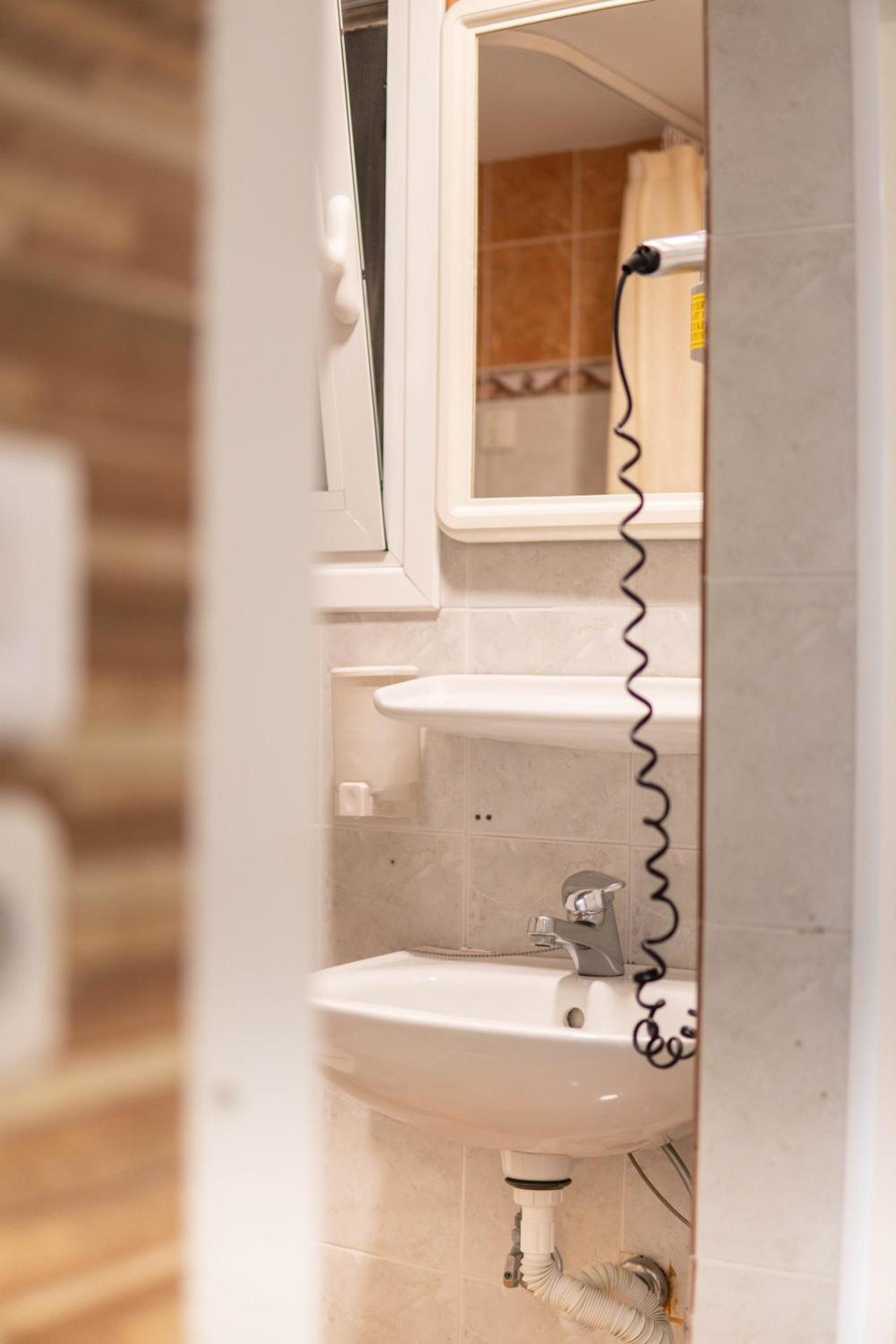 Anita Hotel - Photo 49