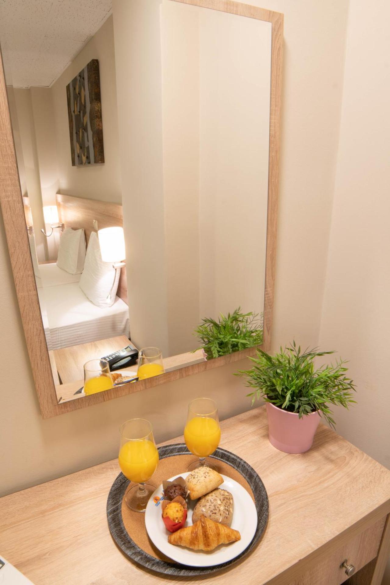 Anita Hotel - Photo 57