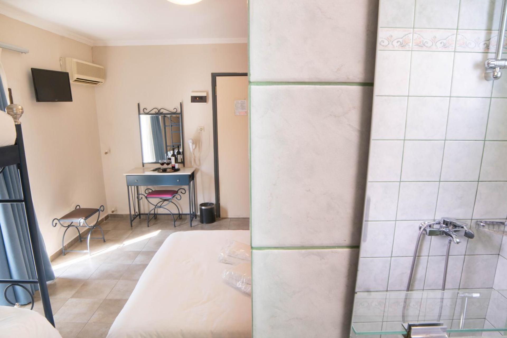 Anita Hotel - Photo 98