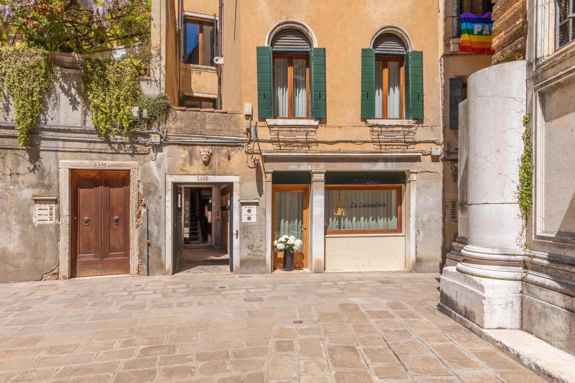 La Locandiera - Photo 28