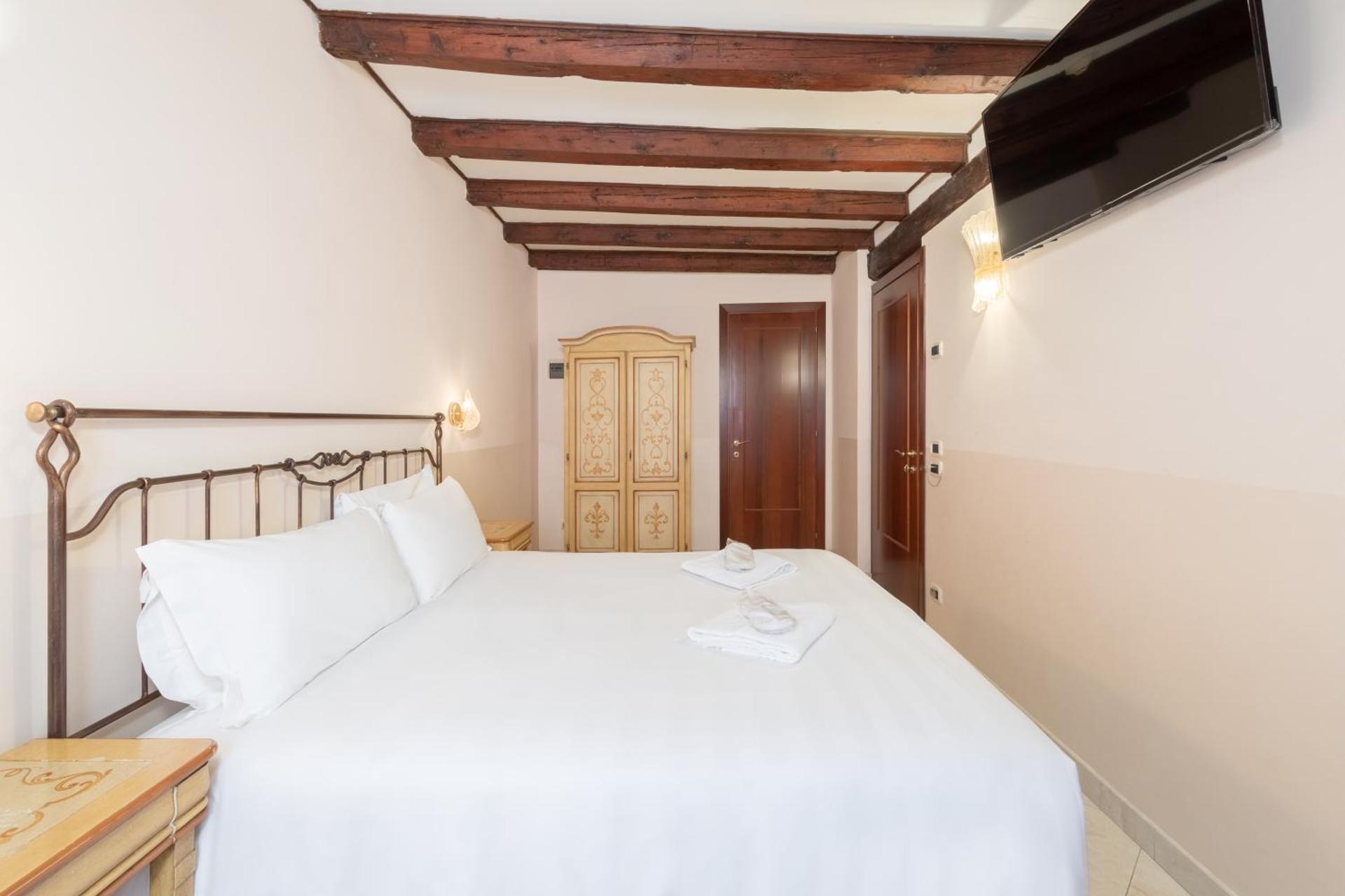 La Locandiera - Photo 36