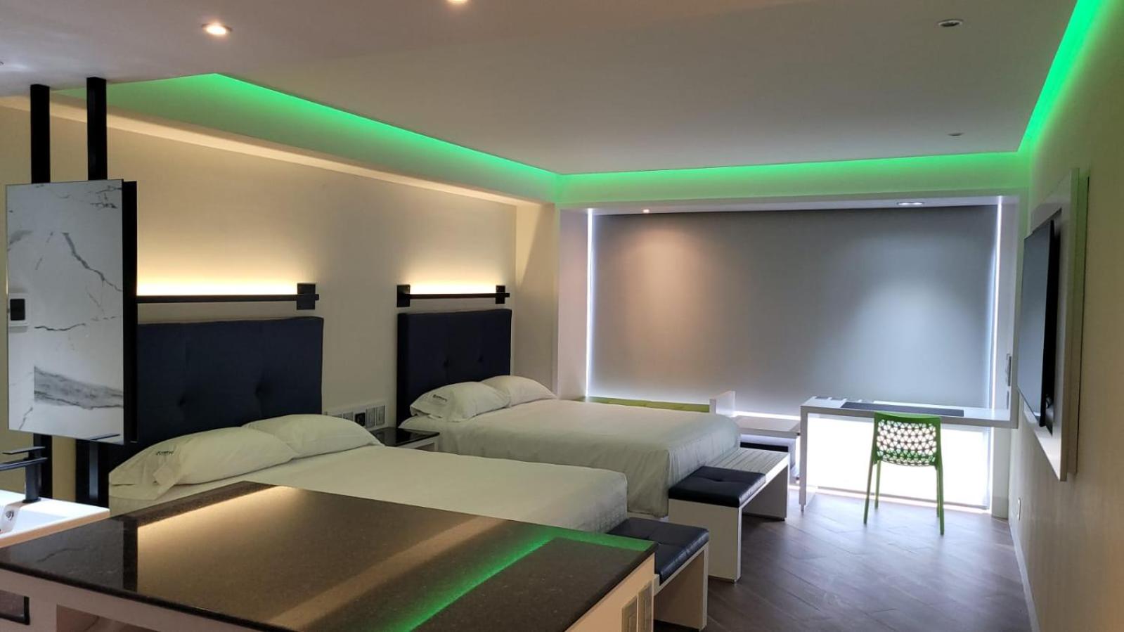 WeEnjoy Hotels Grand Prix Aeropuerto CDMX - Photo 37