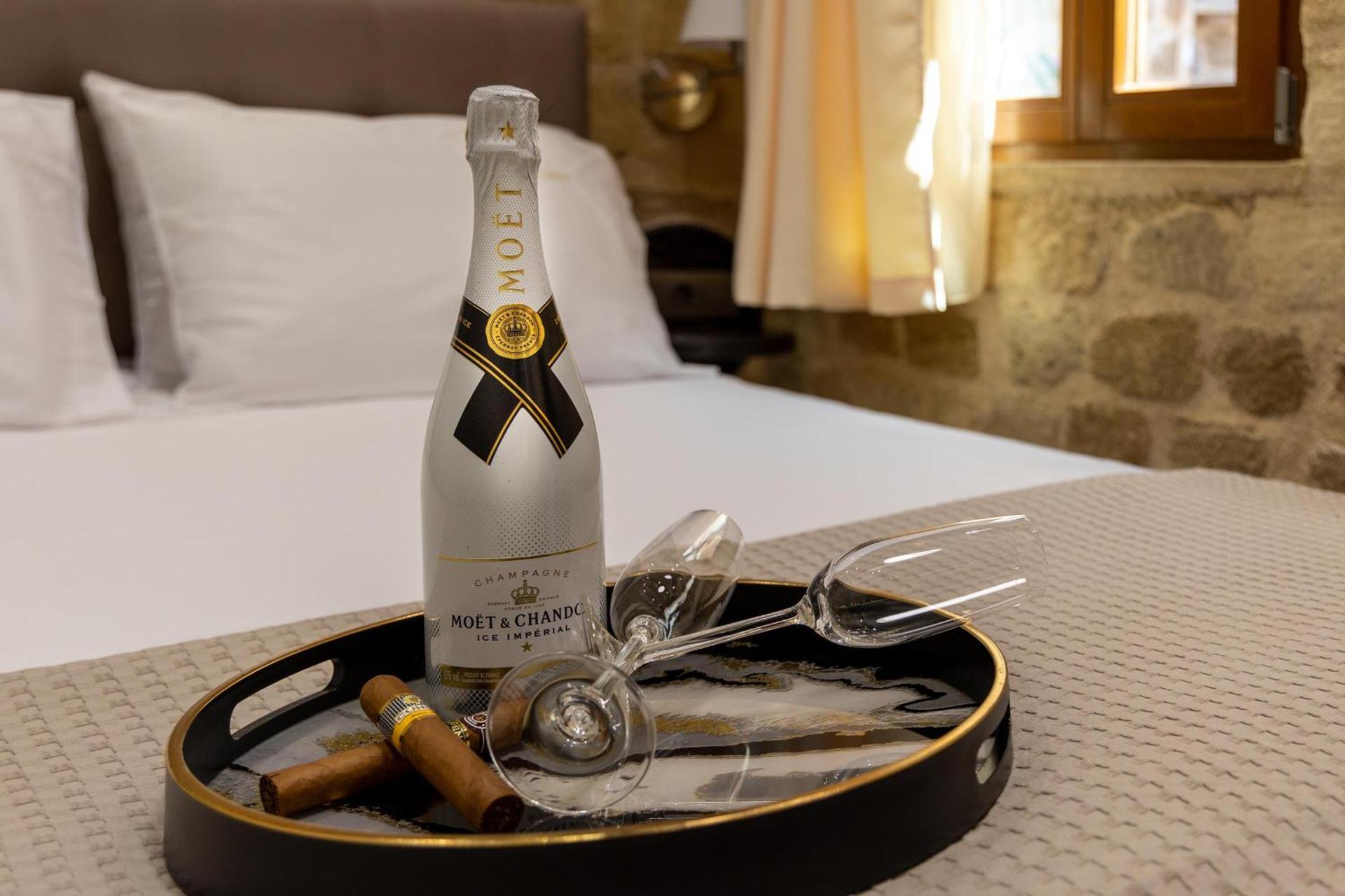 Chateau Anax Luxury suites - Photo 7