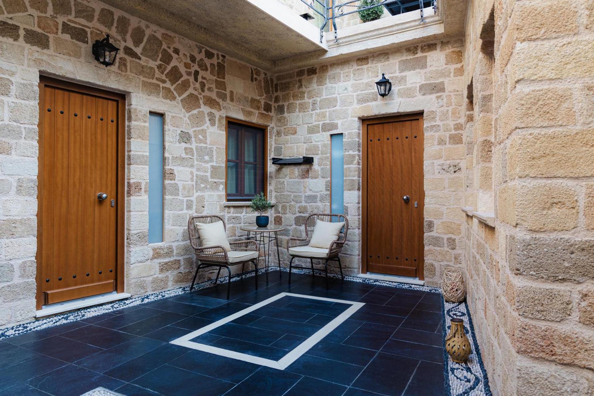 Chateau Anax Luxury suites - Photo 16
