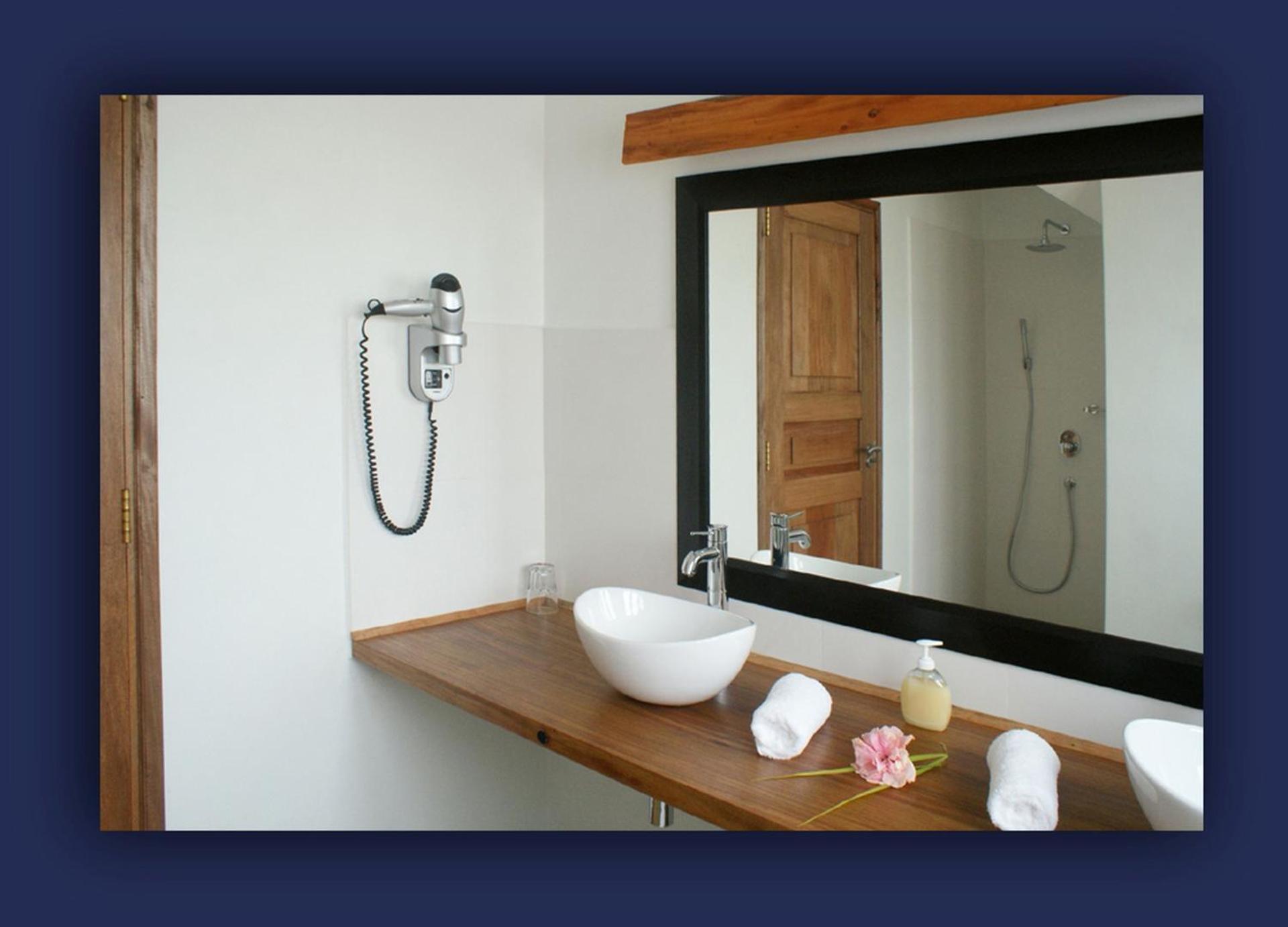 L'Hirondelle Self Catering Guest House - Photo 26