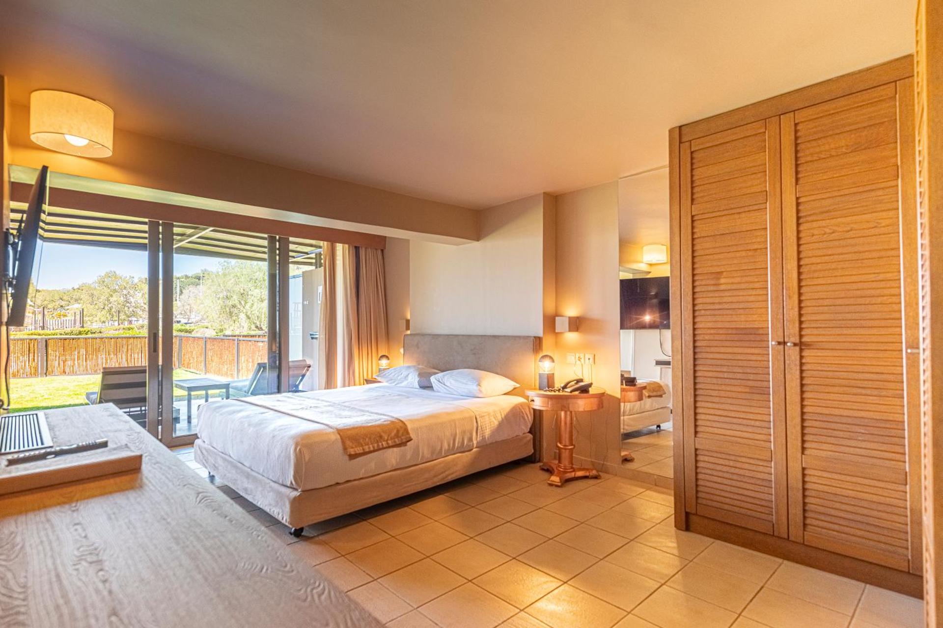 Aegeon Beach Hotel - Photo 34