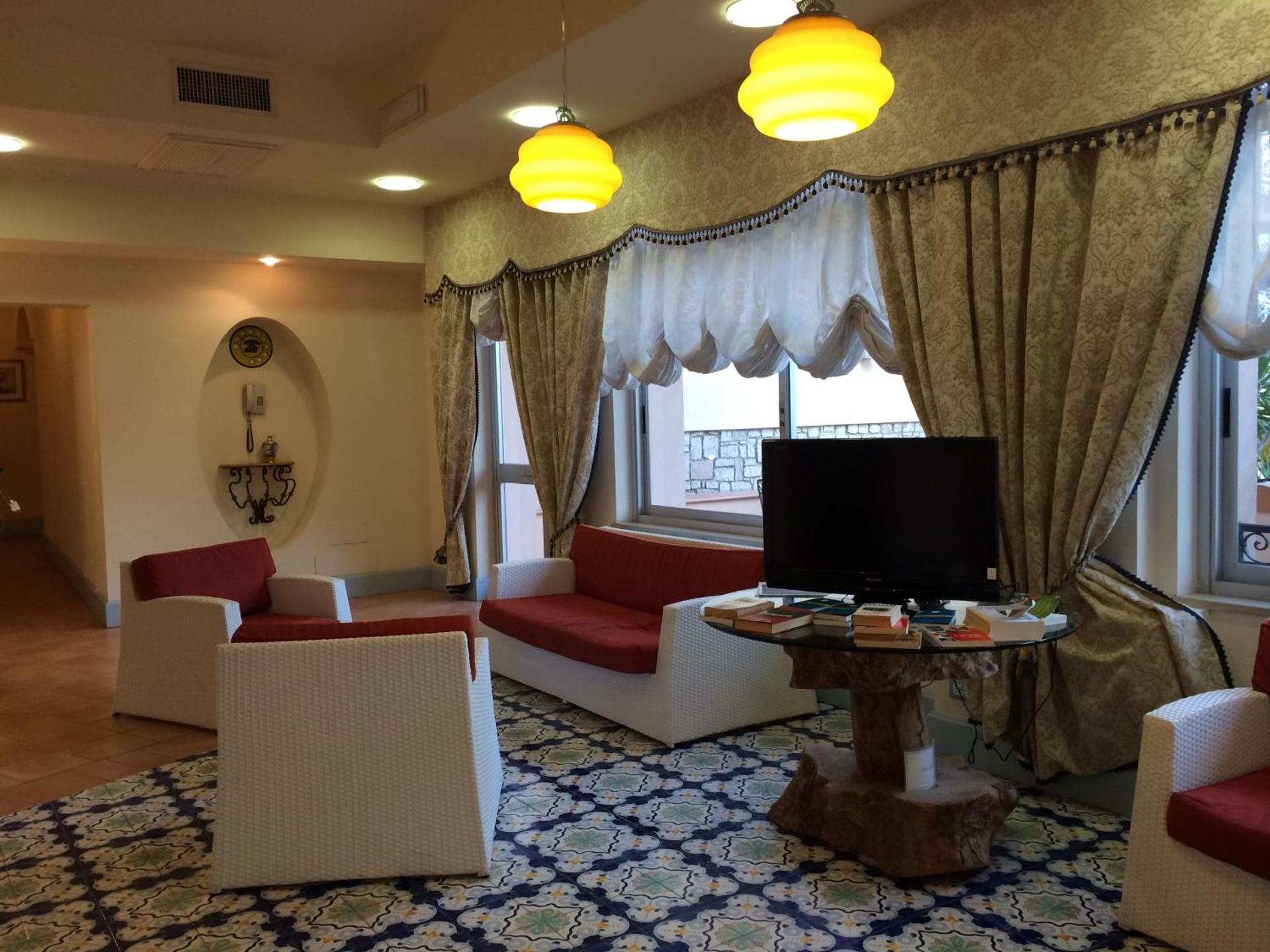 Summit Hotel - Photo 89