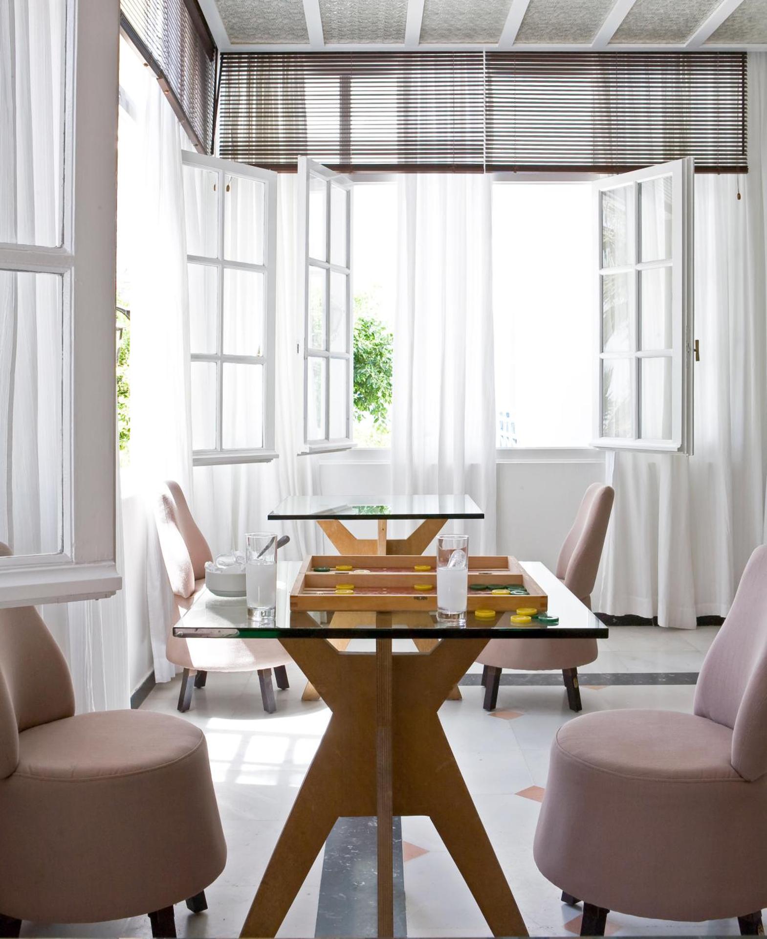 Kamari Beach Hotel - Photo 52