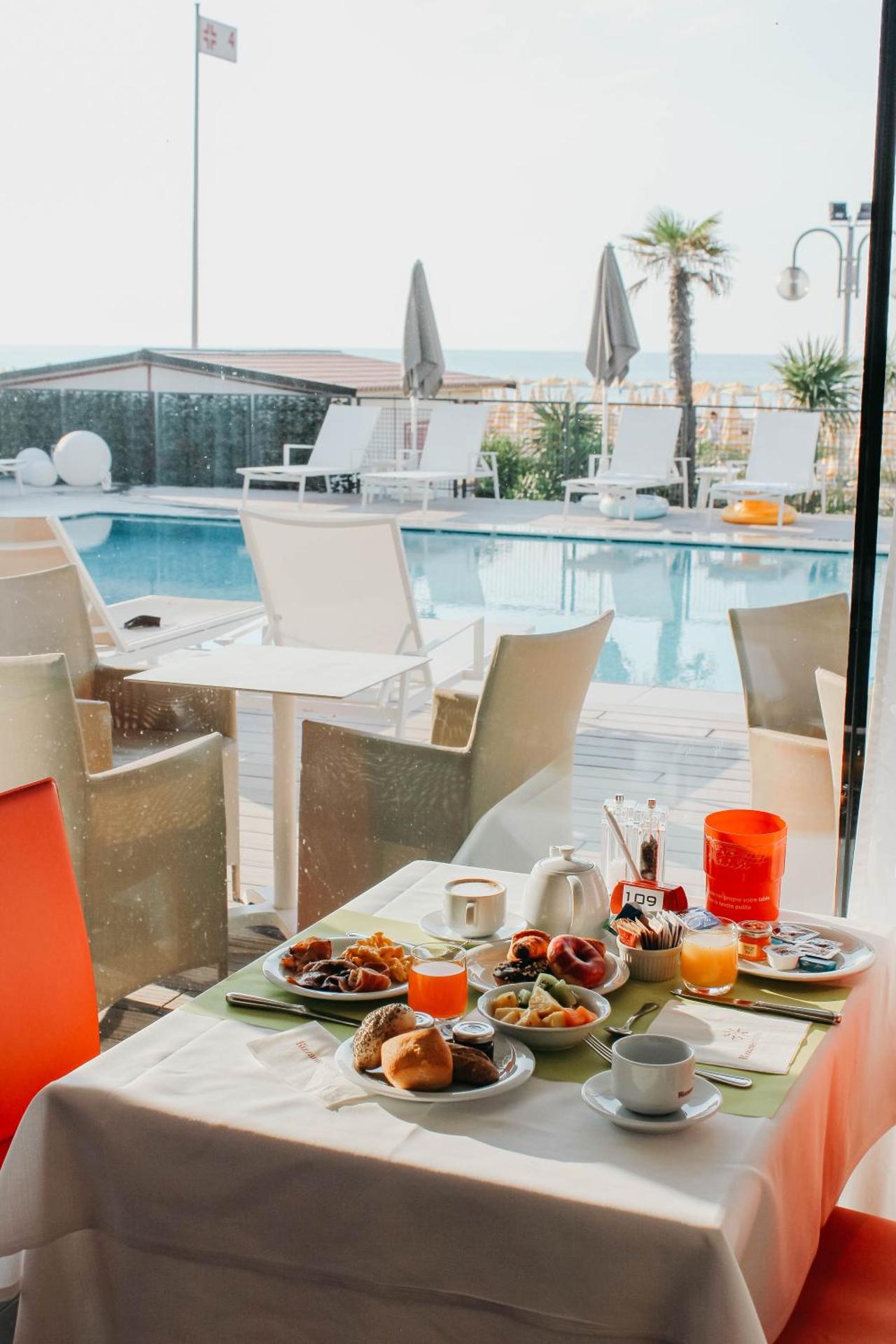 Hotel Adlon - Photo 67