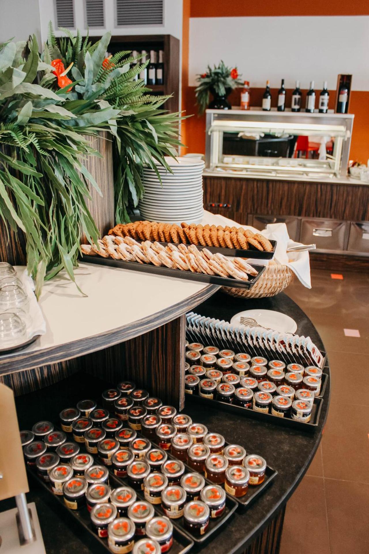 Hotel Adlon - Photo 68