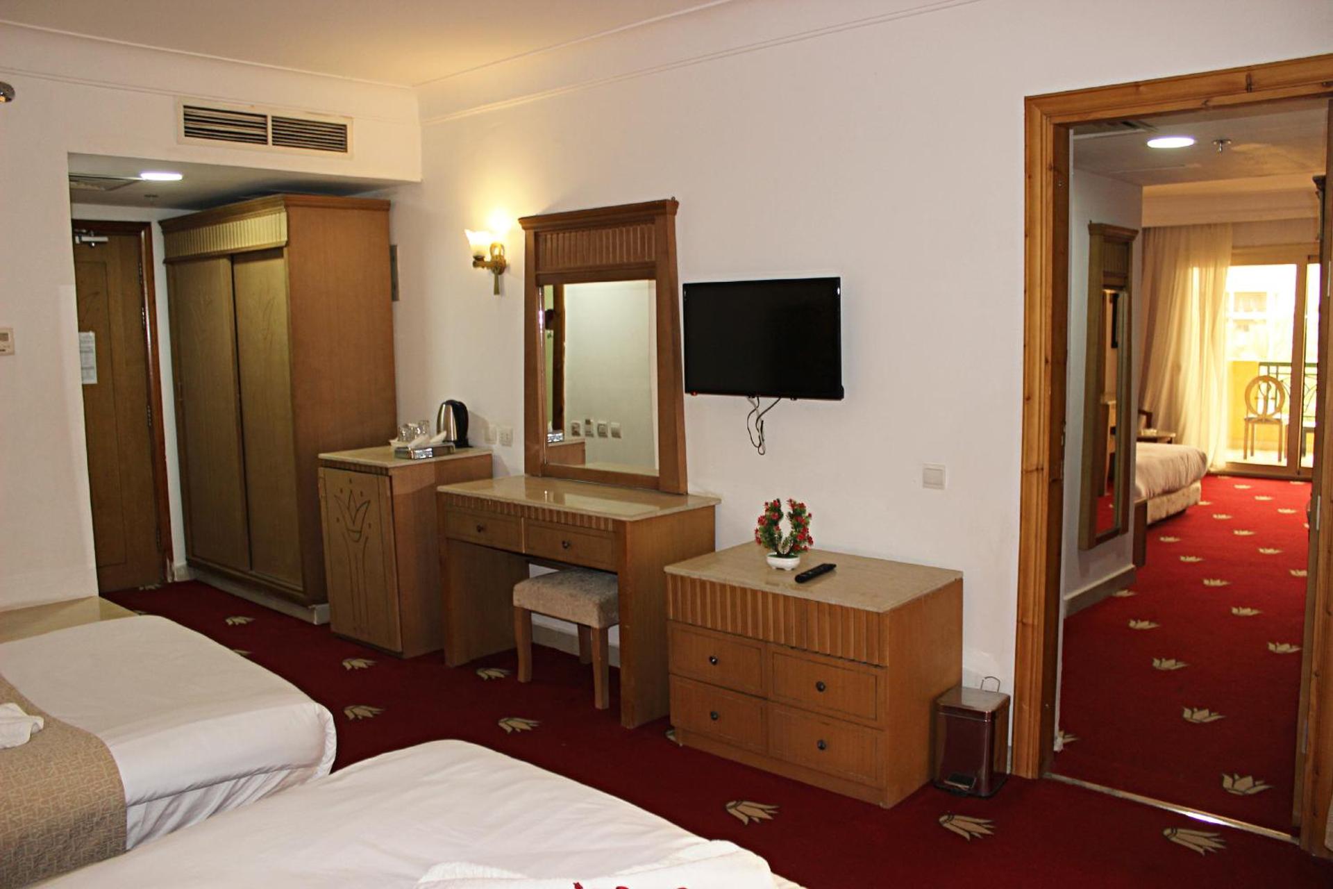 Regency Pyramids Hotel - Photo 20