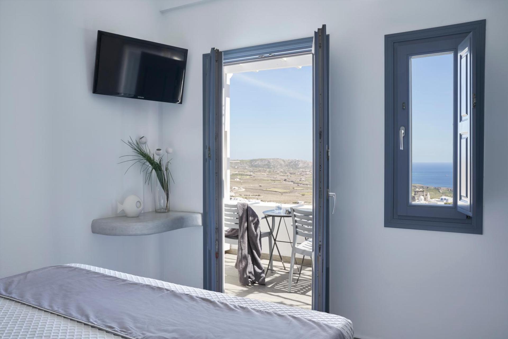 Apanemo Hotel & Suites - Photo 8