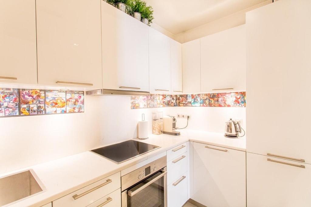 A Cozy Apt in Kolonaki of Athens - Photo 22