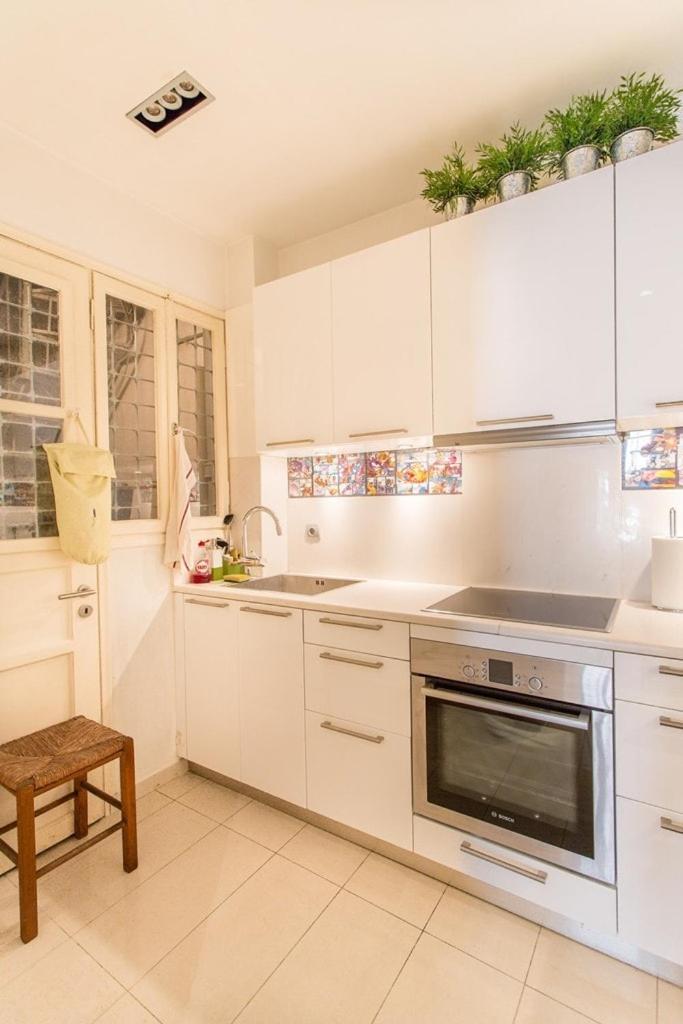 A Cozy Apt in Kolonaki of Athens - Photo 11