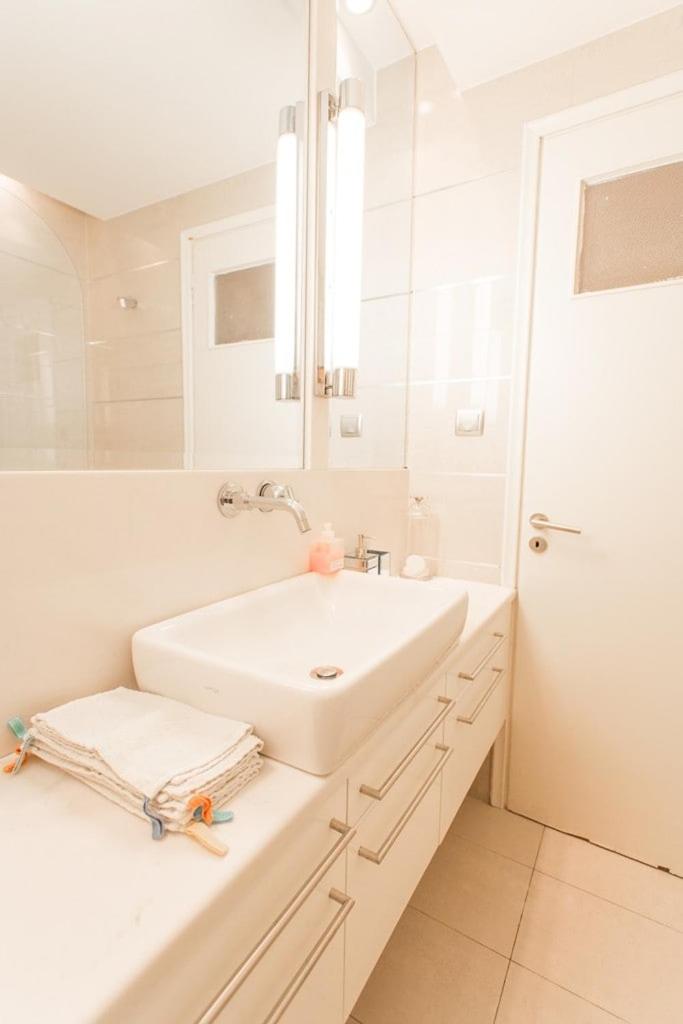 A Cozy Apt in Kolonaki of Athens - Photo 8