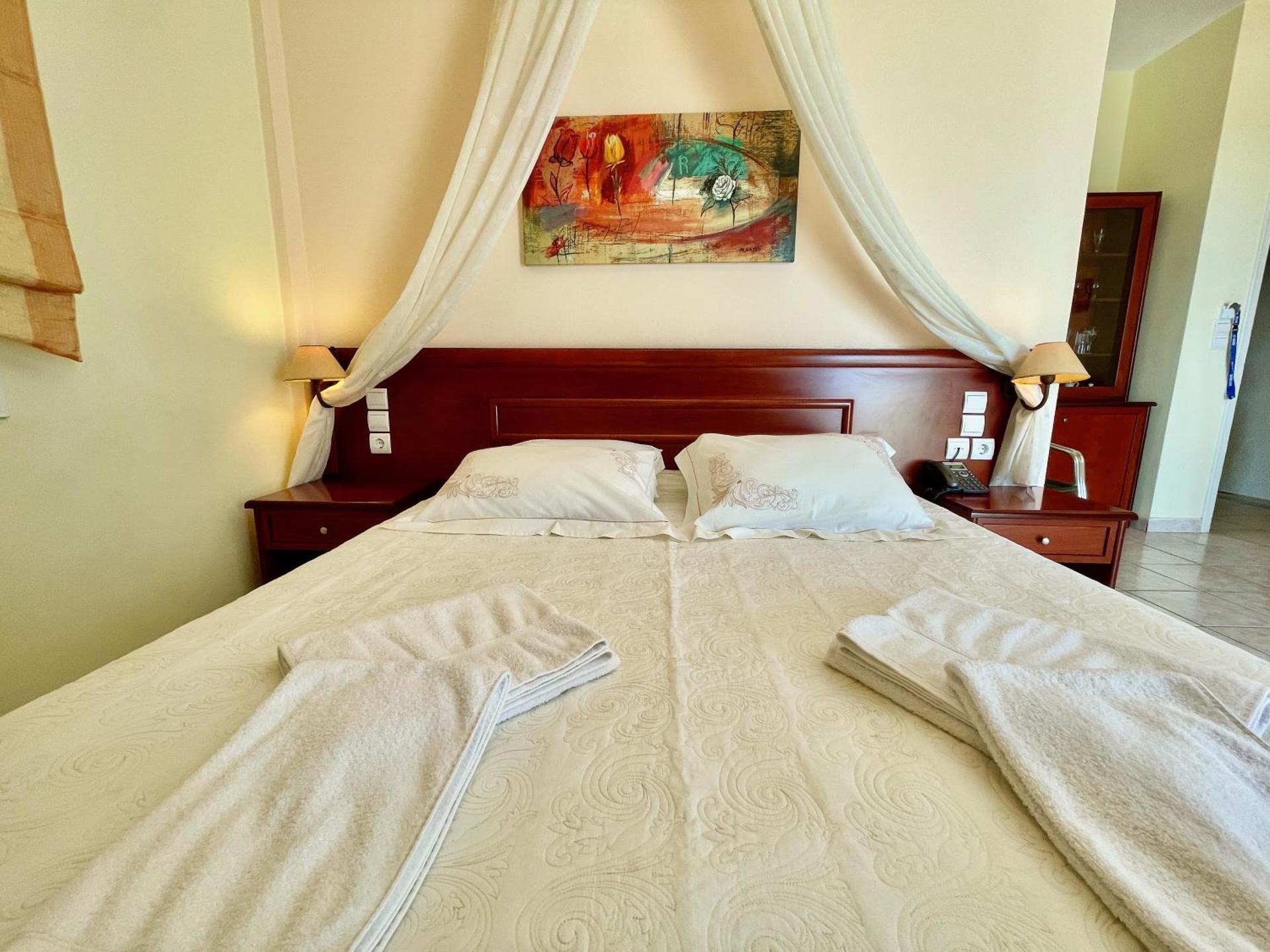 Venardos Hotel - Photo 34