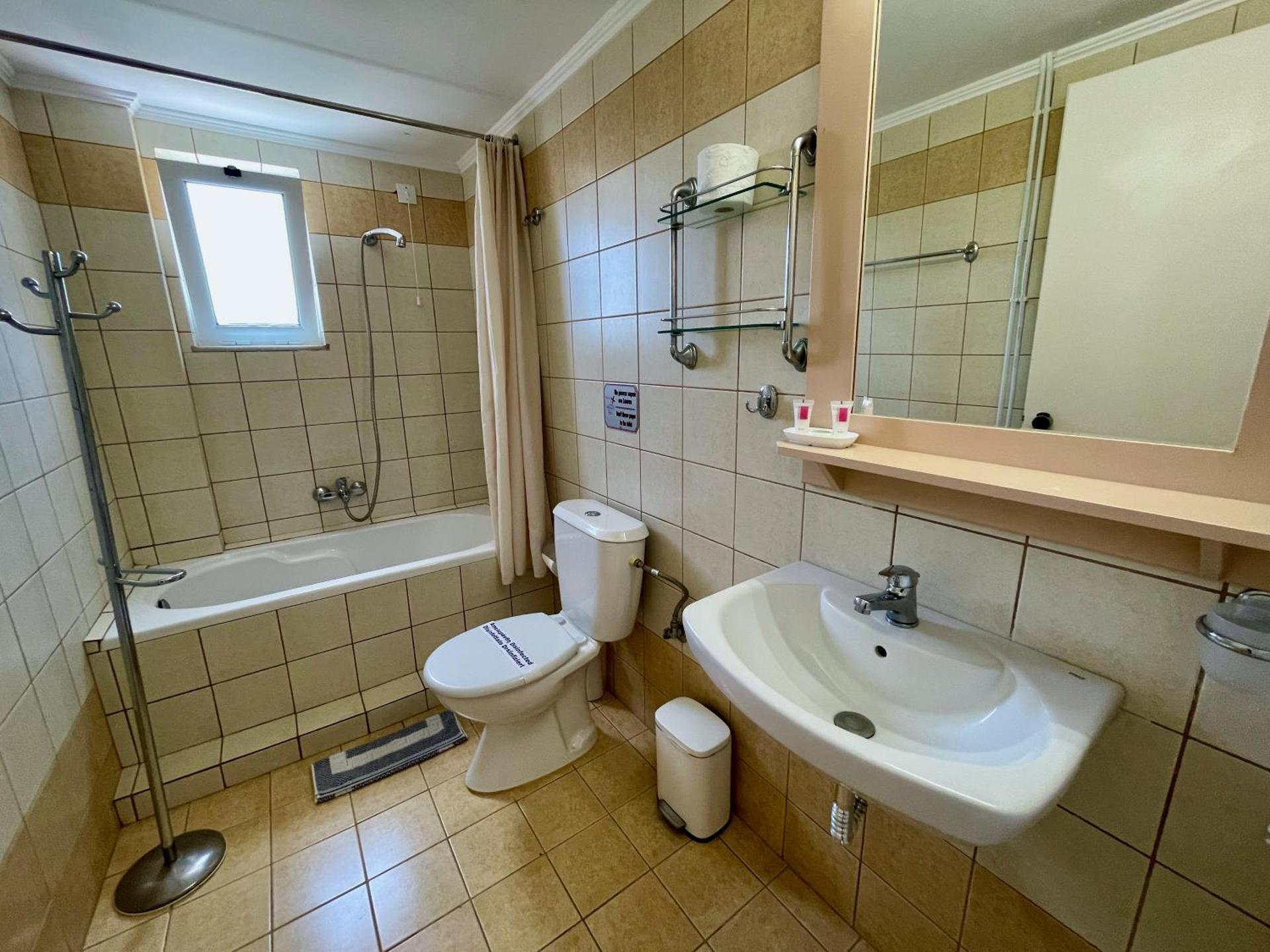 Venardos Hotel - Photo 33