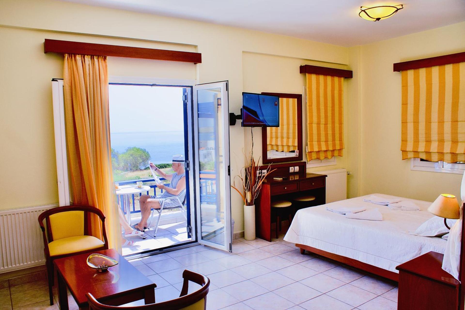 Venardos Hotel - Photo 35