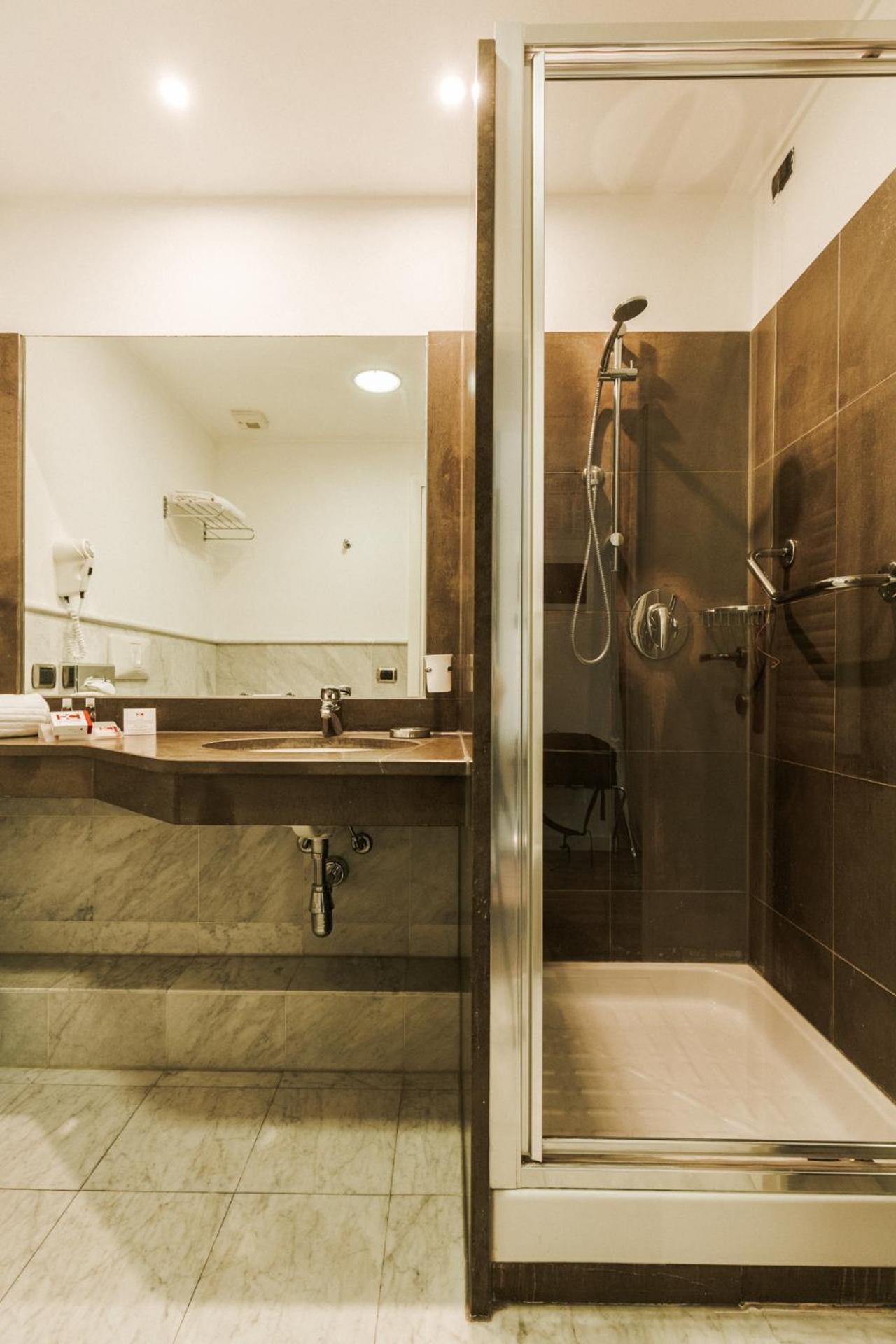 Hotel Carpi - Photo 6