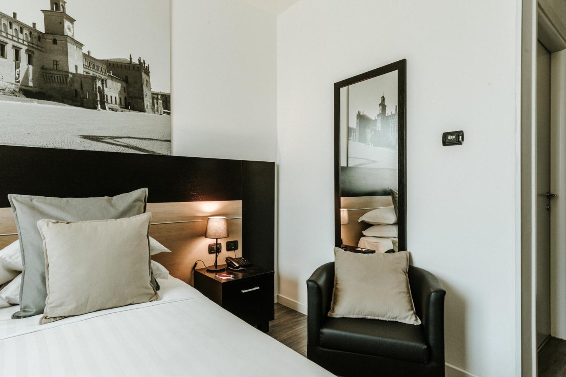Hotel Carpi - Photo 40