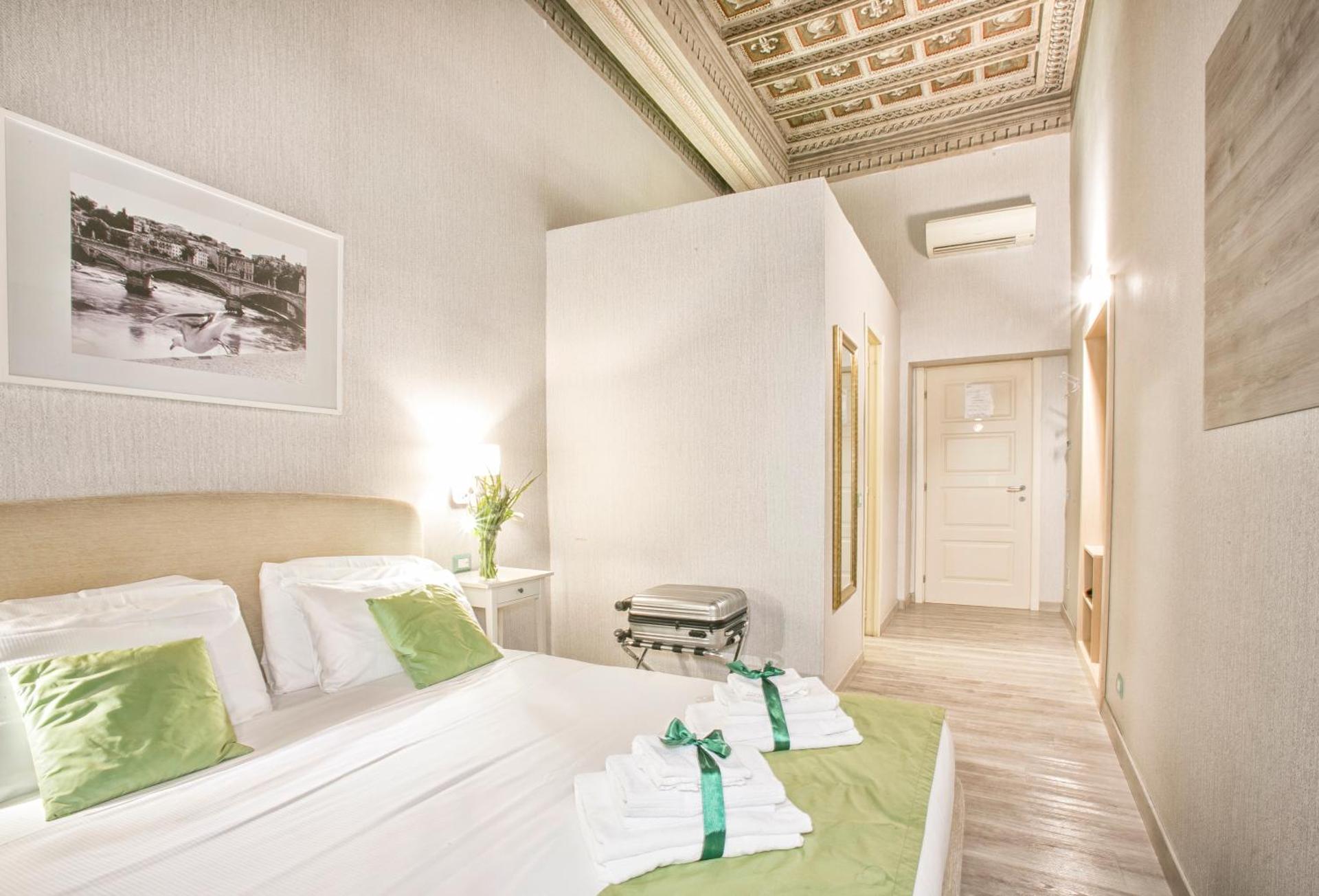 History Suite - Photo 24