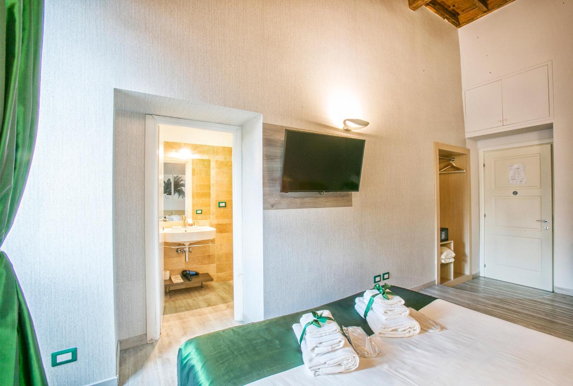 History Suite - Photo 49