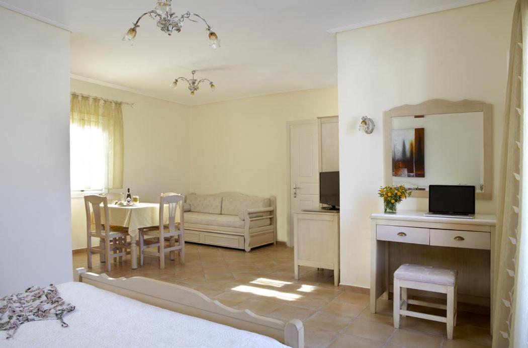 Hotel Mediterranean - Photo 26