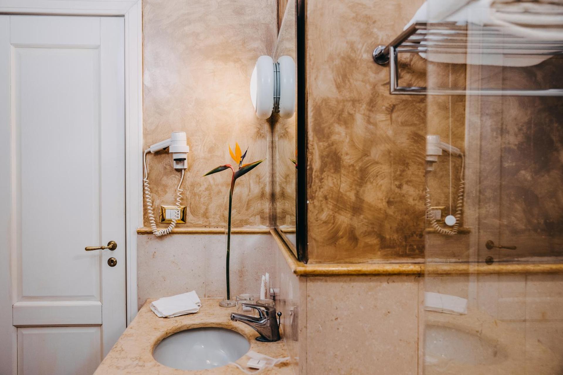 Costantinopoli 104 - Photo 25