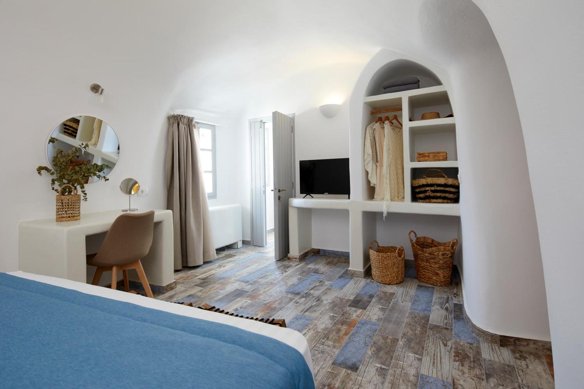 El Verano Suites - Photo 13