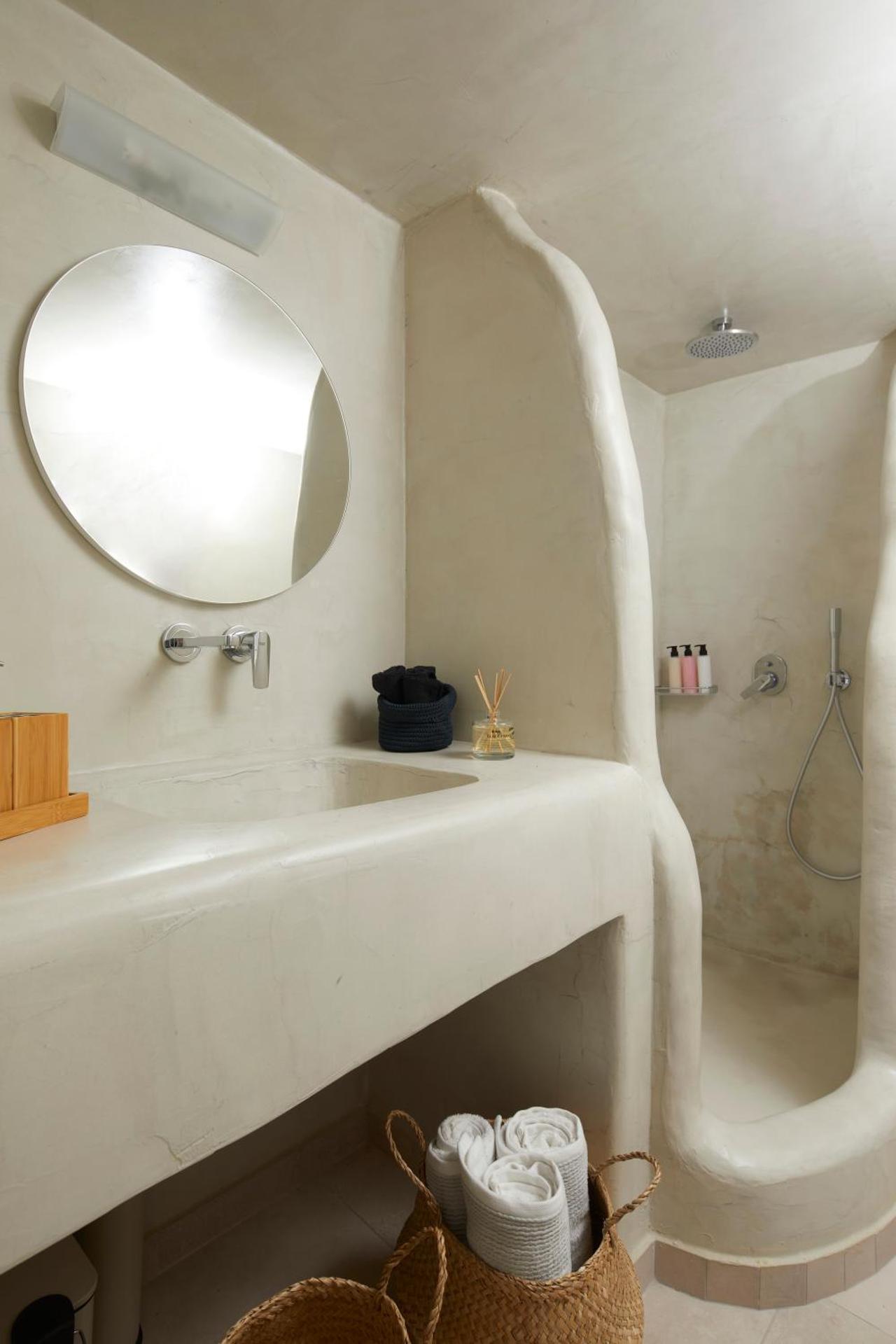 El Verano Suites - Photo 21