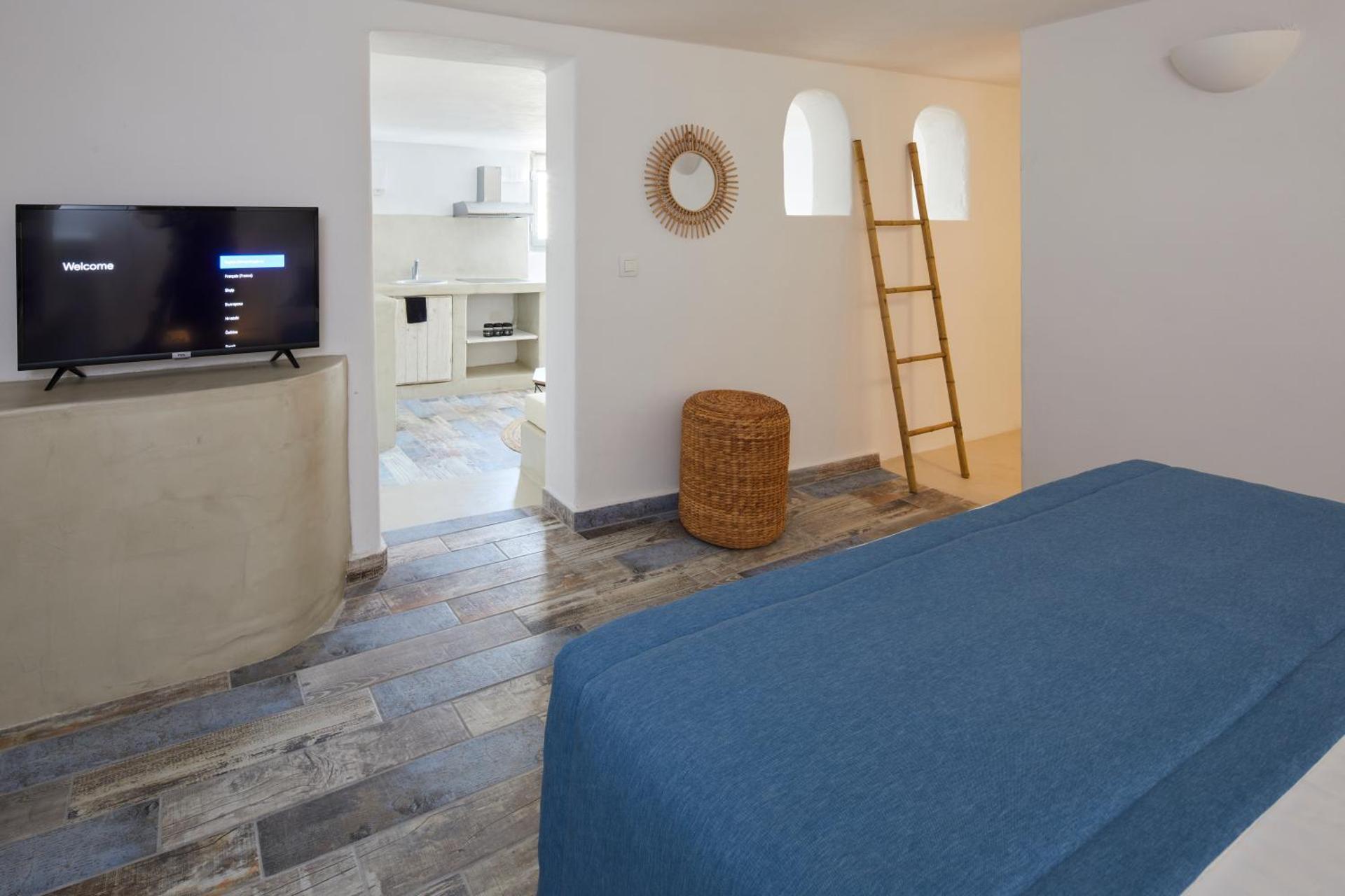 El Verano Suites - Photo 33