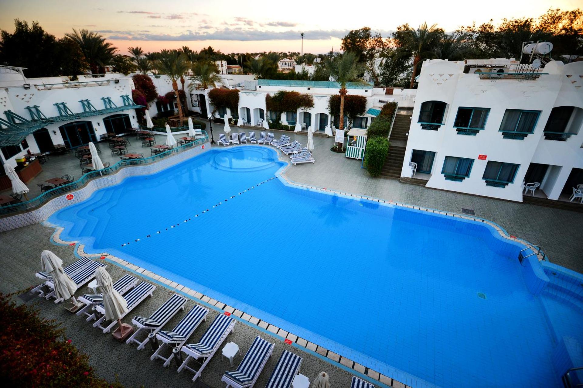 Falcon Hills Hotel - Photo 98