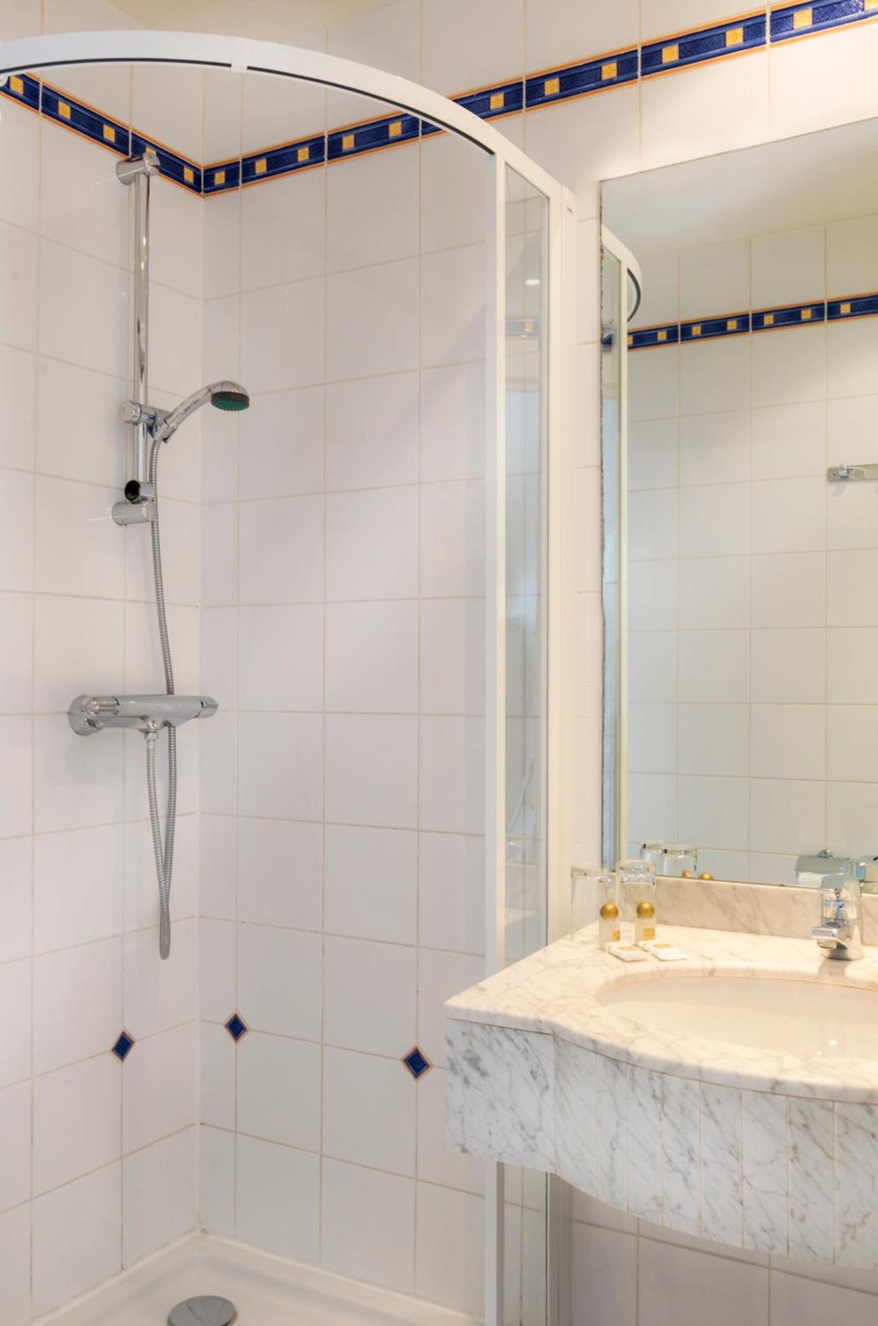 Hôtel des Ecrivains - Photo 19