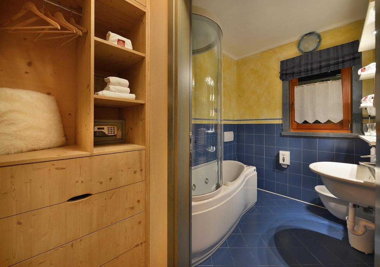 Hotel Astra - Photo 39