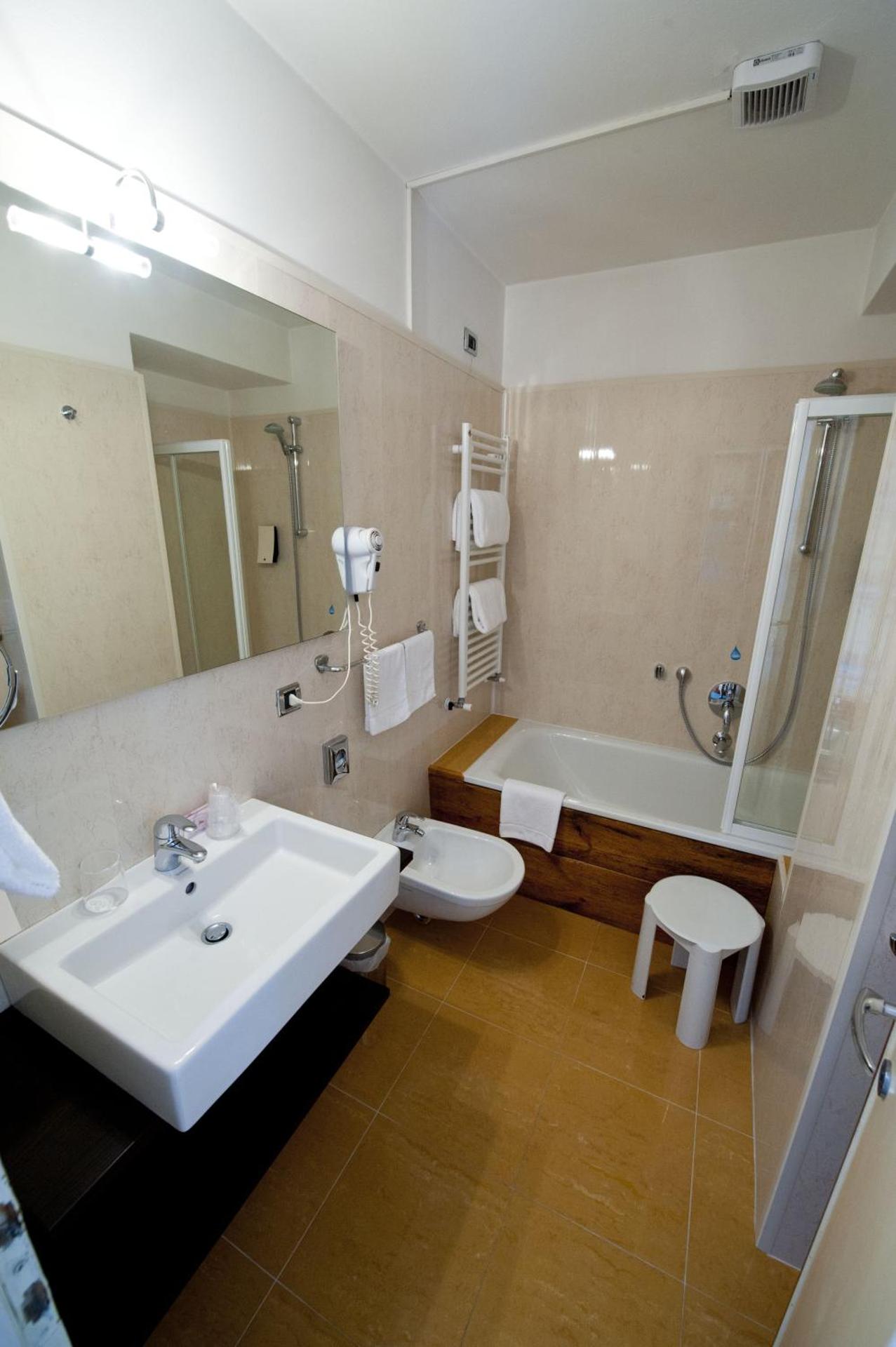 Hotel Olimpia - Photo 2