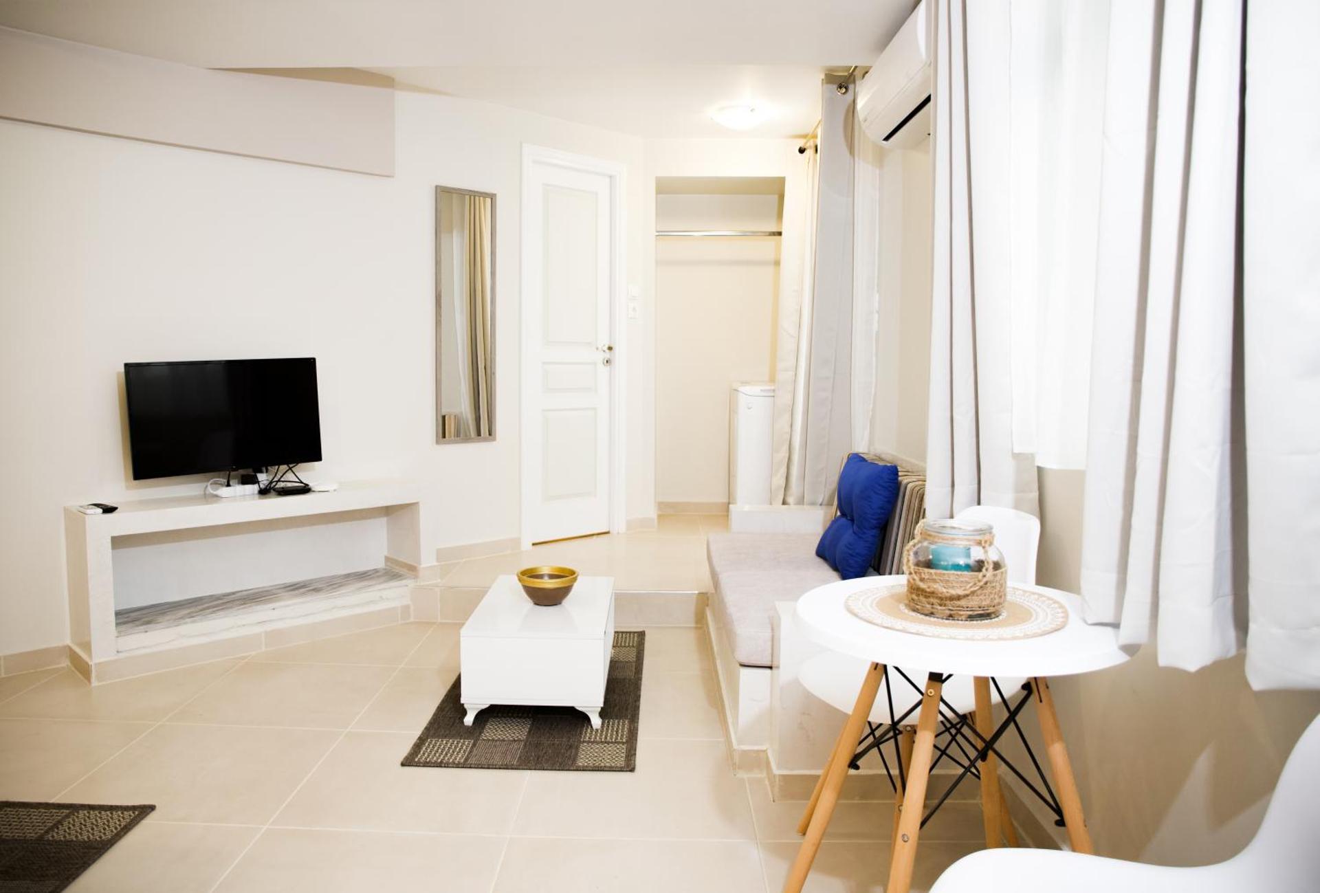 Praxitelis Luxury Apartments - Photo 8