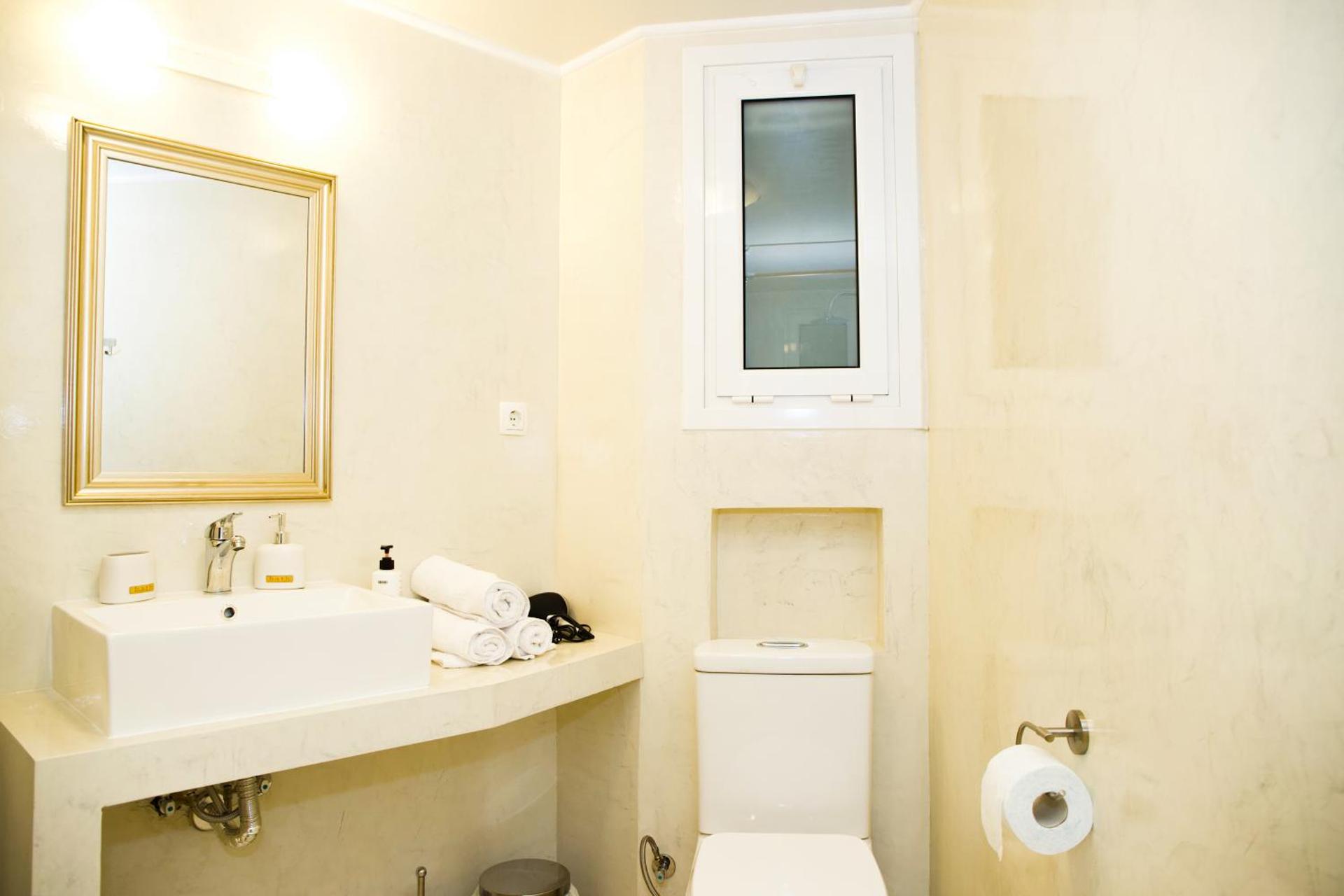 Praxitelis Luxury Apartments - Photo 15